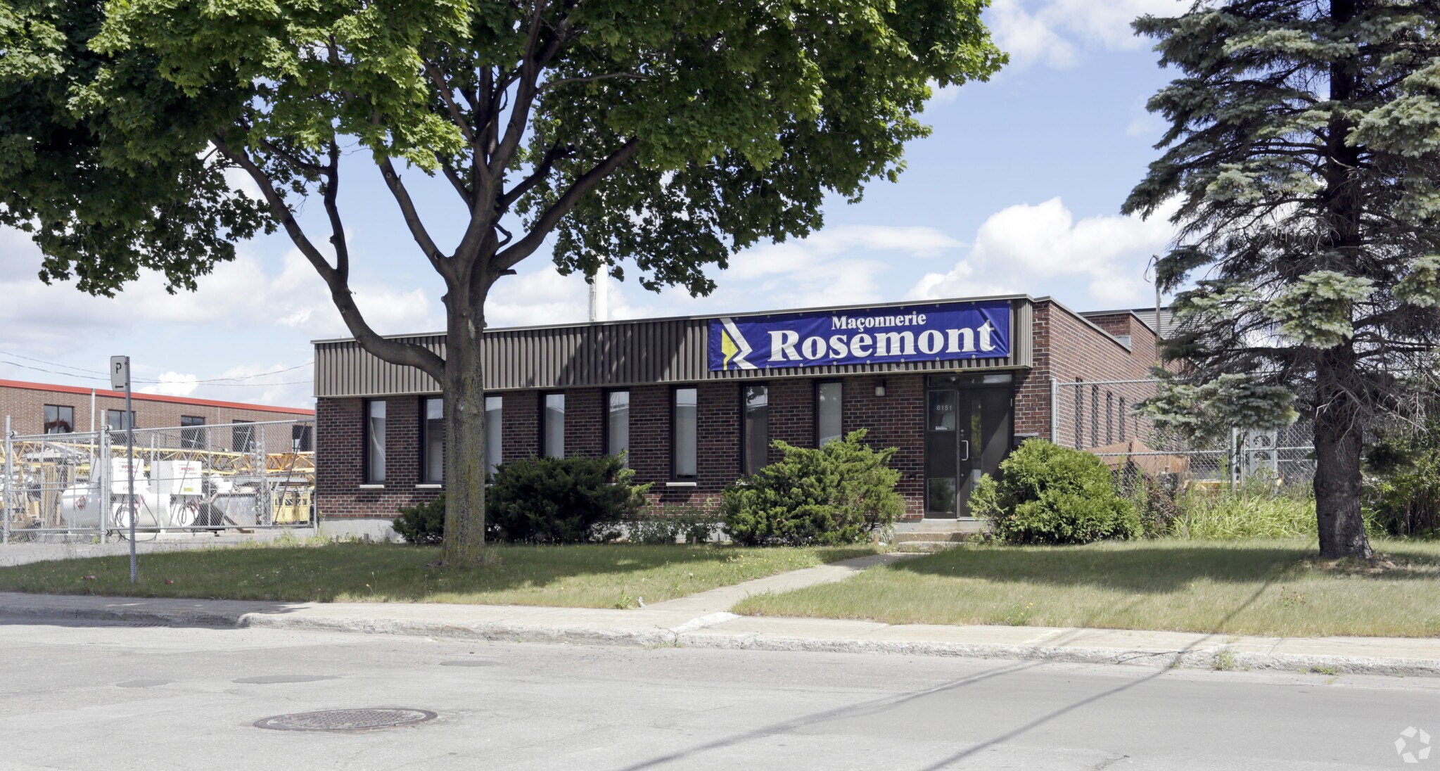 8151 St Industiries, Montréal, QC for Sale