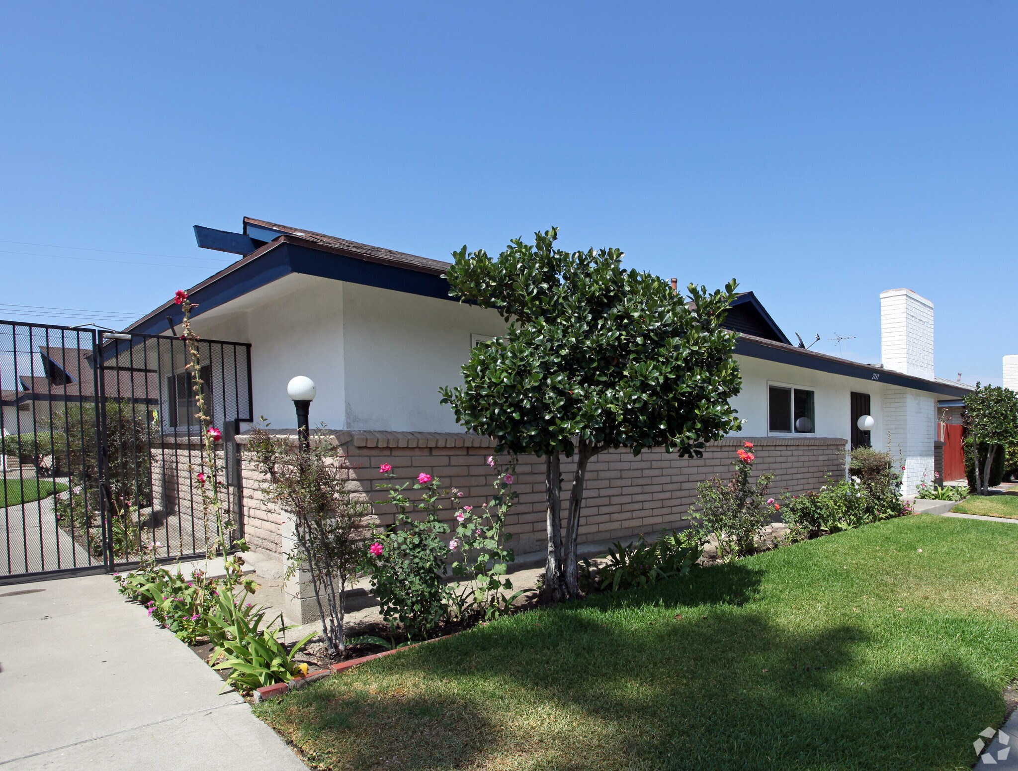 2133 E Almont Ave, Anaheim, CA for Sale
