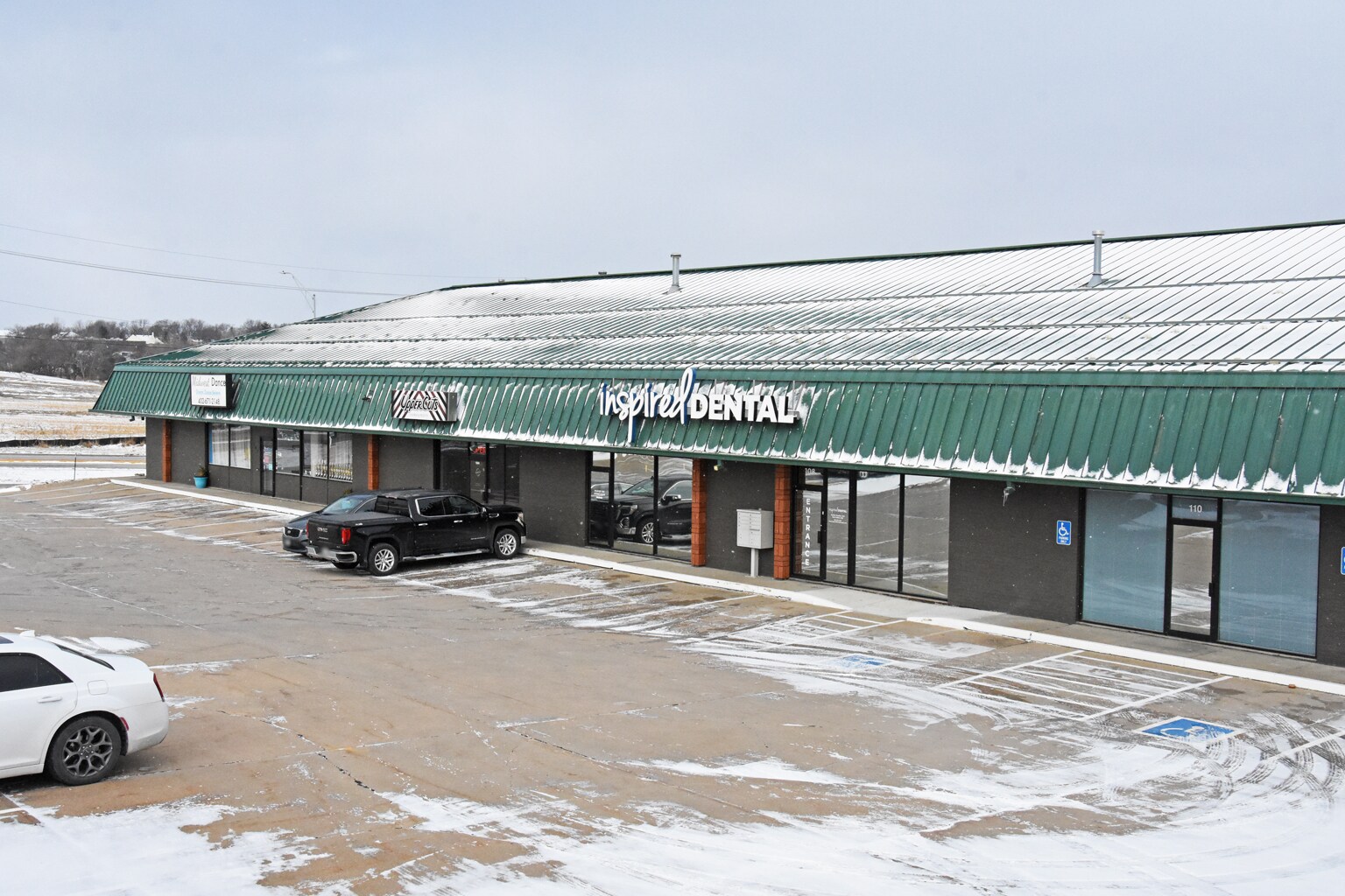 110 Cedardale Rd Papillion, NE 68046 Retail Property for Lease on
