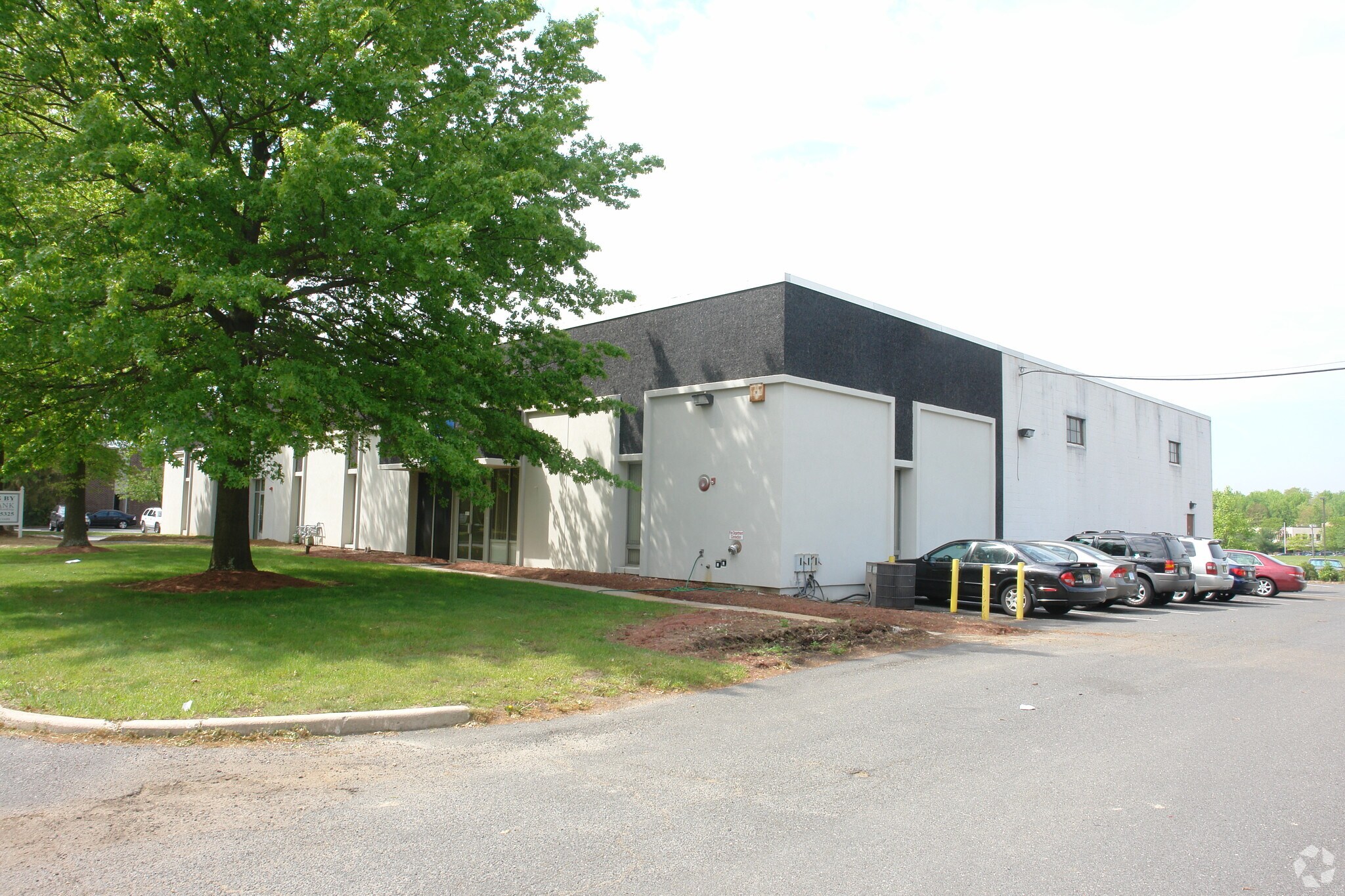 6 S Gold Dr, Hamilton, NJ for Sale