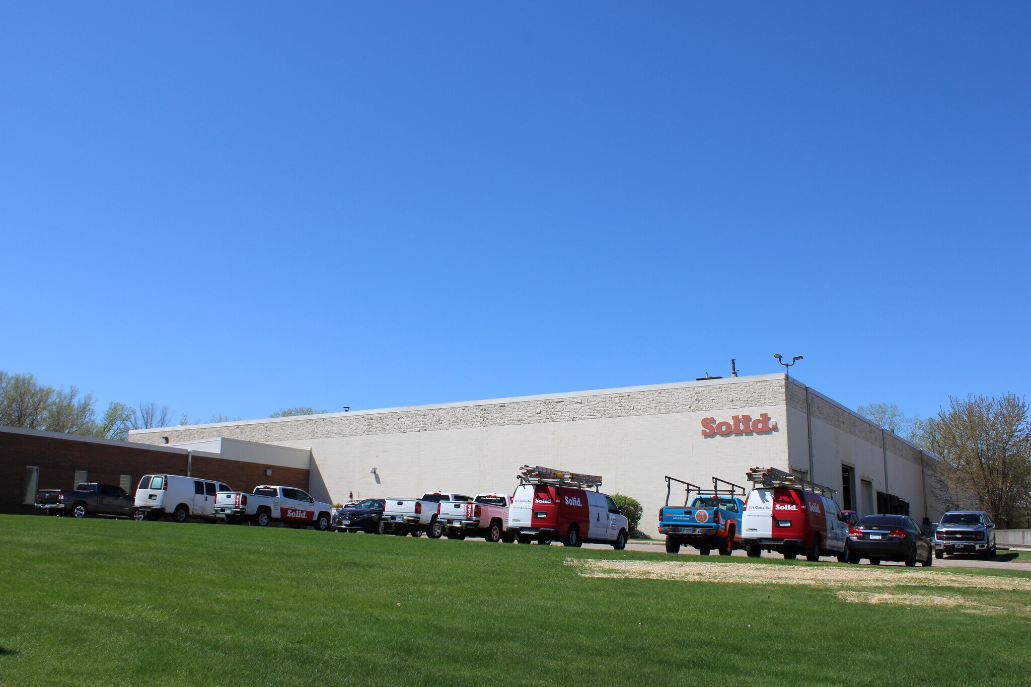 1777 Oakdale Ave, West Saint Paul, MN for Rent