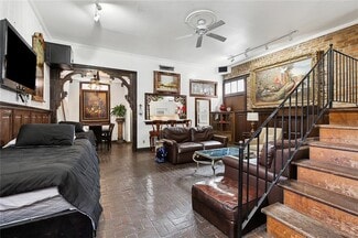 New Orleans, LA Bar - 939 Bienville St