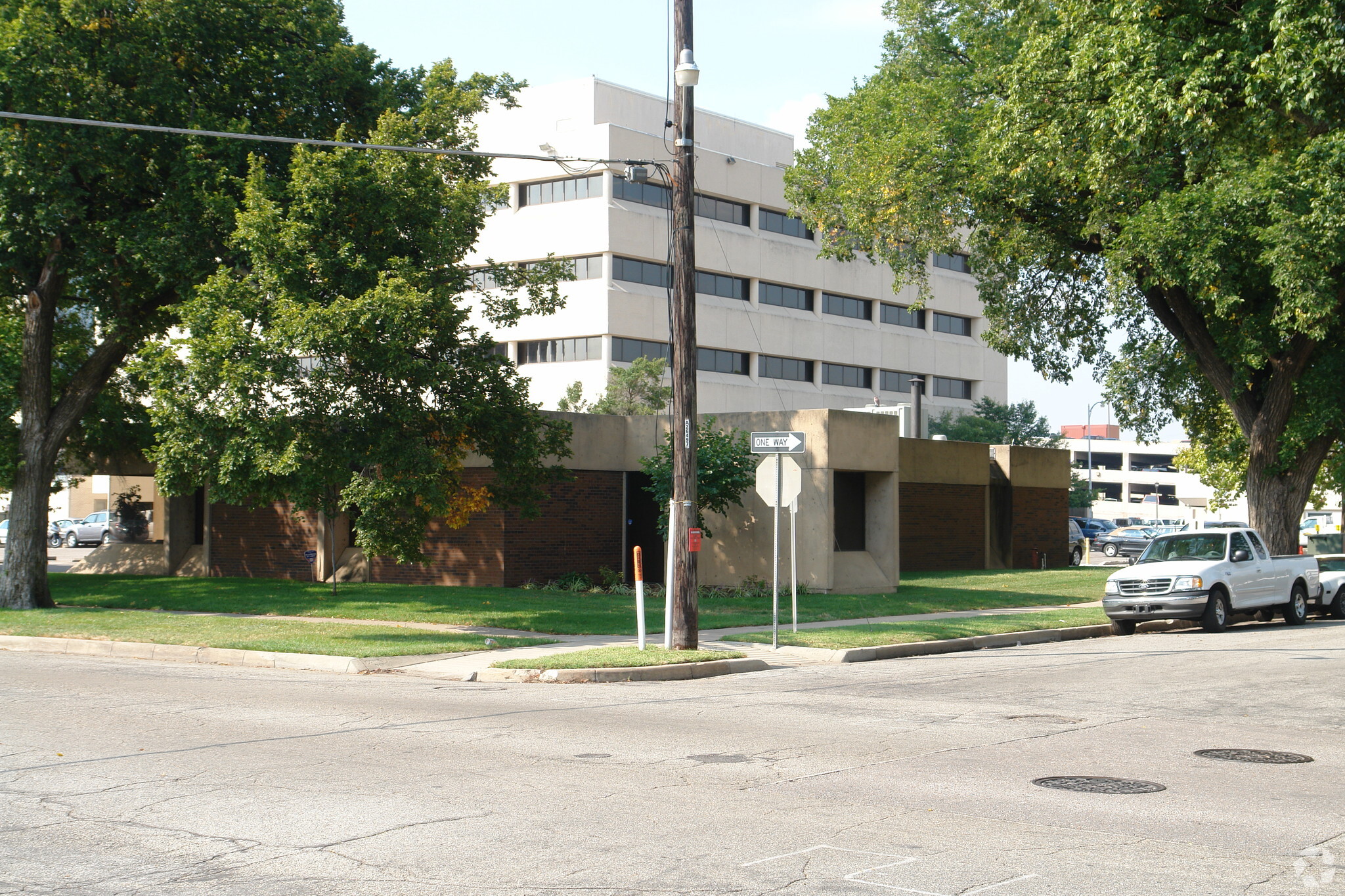 659 N Market St, Wichita, KS for Rent