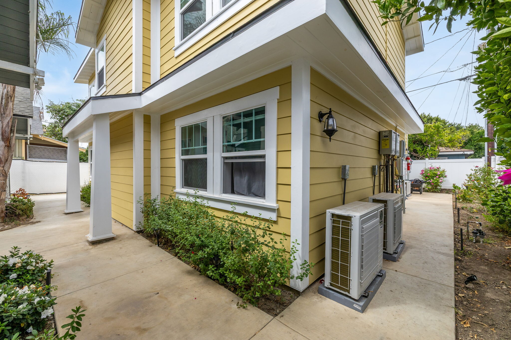 618 S Van Ness Ave, Santa Ana, CA for Sale