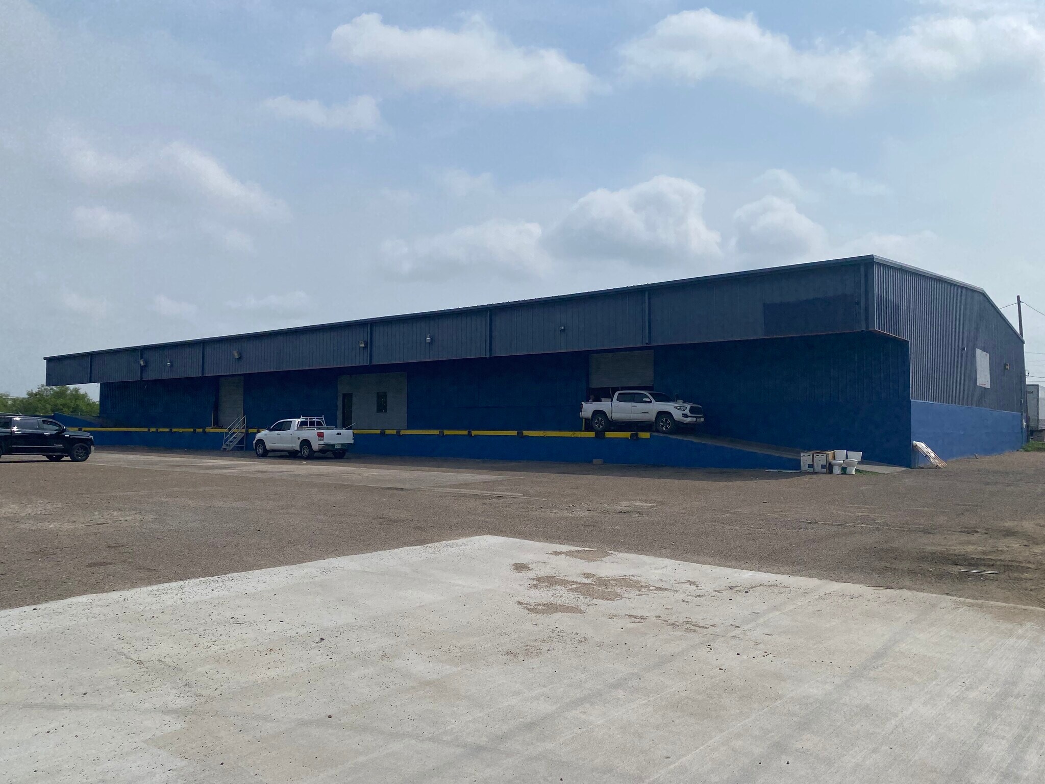 8440 San Lorenzo Dr Laredo, TX 78045 Industrial Property for Lease on