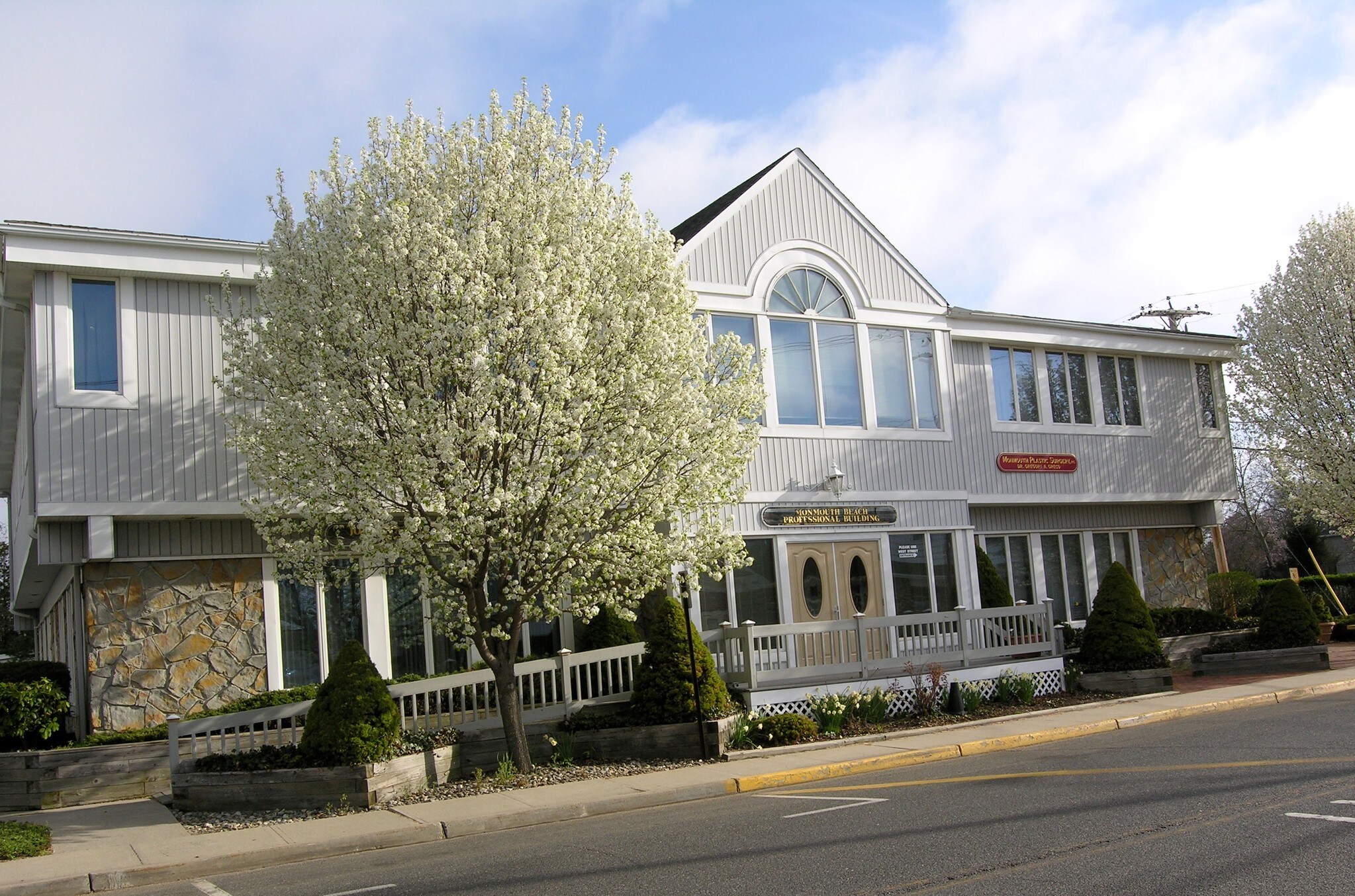 27 Beach Rd, Monmouth Beach, NJ for Rent