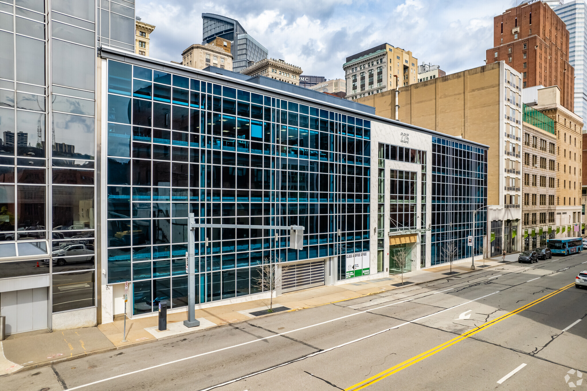 225 Boulevard of the Allies, Pittsburgh, PA for Rent