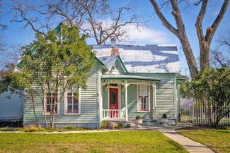 New Braunfels, TX Office/Residential - 633 S Castell Ave