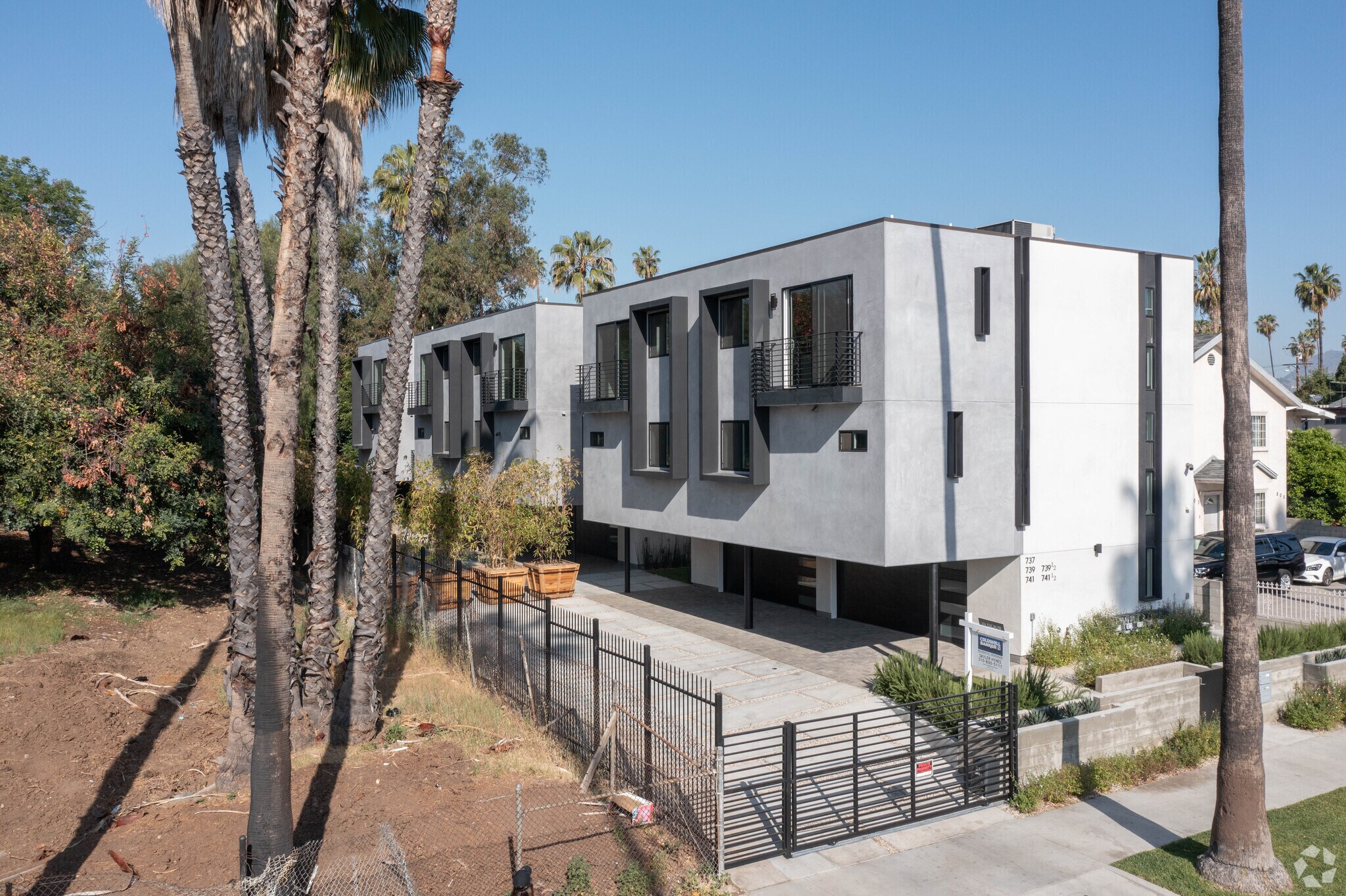 739 N Mariposa Ave, Los Angeles, CA for Sale