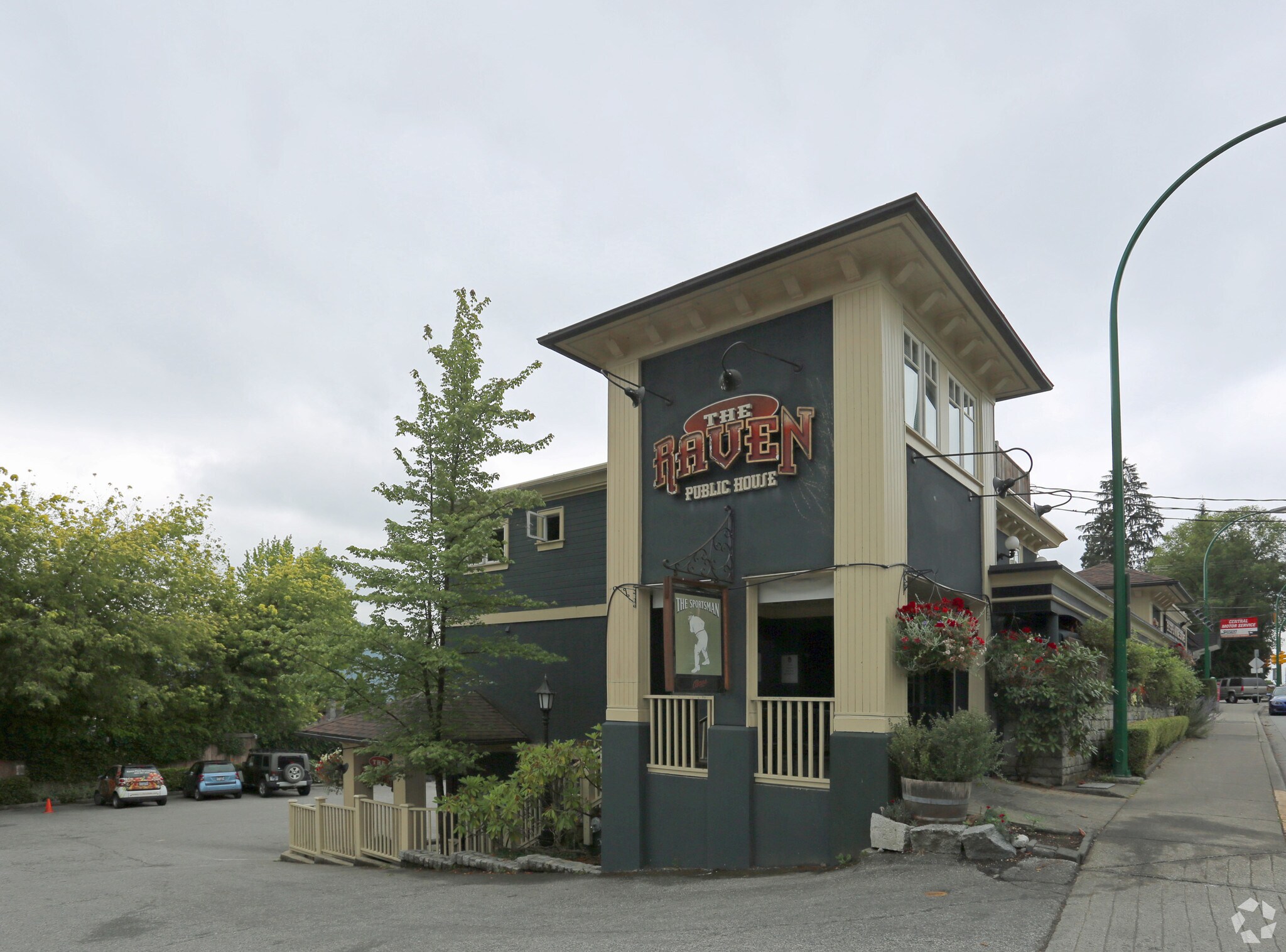 1052 Deep Cove Rd, North Vancouver, BC for Rent