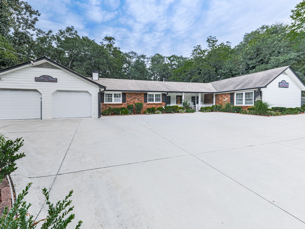 3605 Shallowford Rd, Marietta, GA for Sale