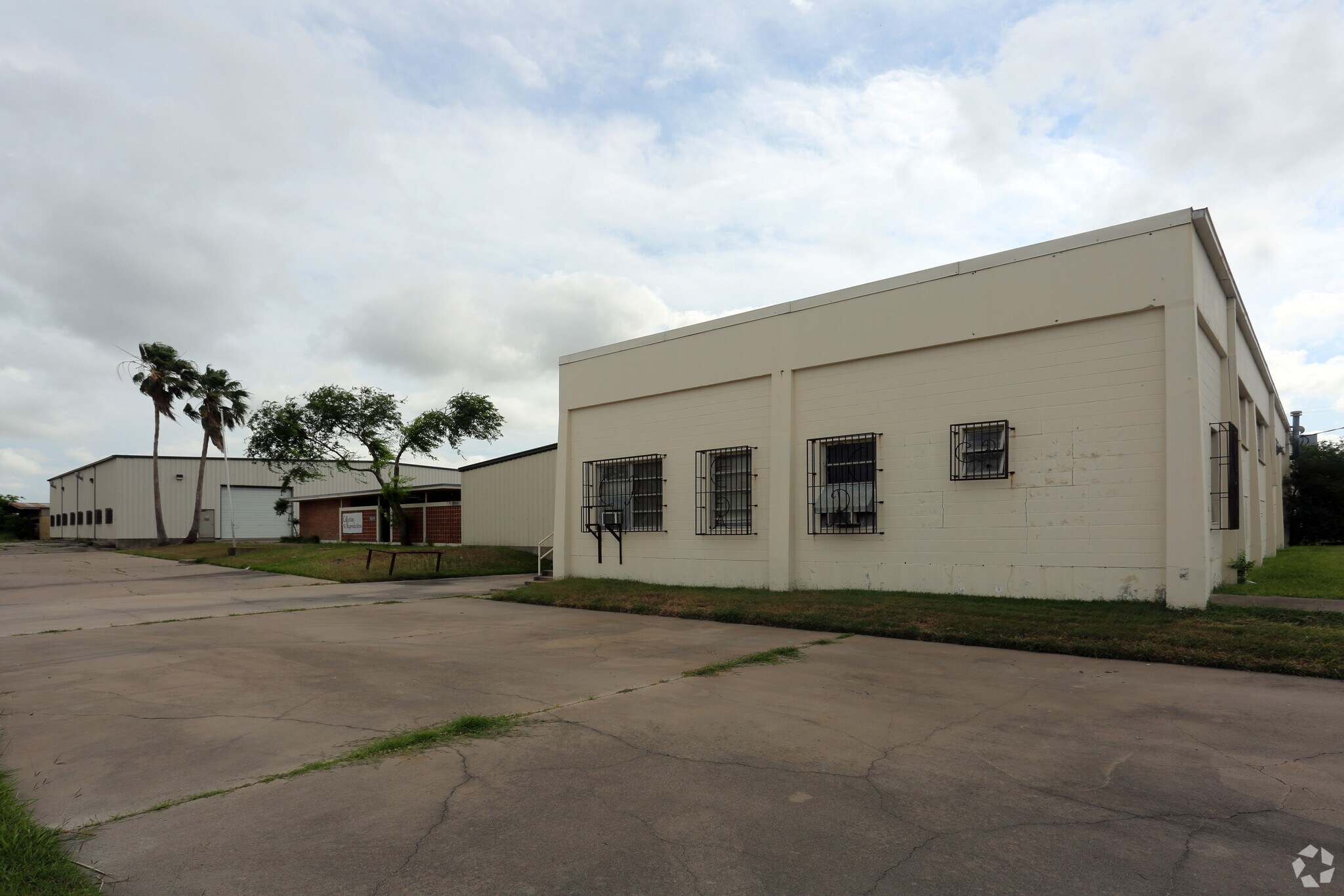 301 W 44th St Corpus Christi, TX 78405 Industrial Property for Sale