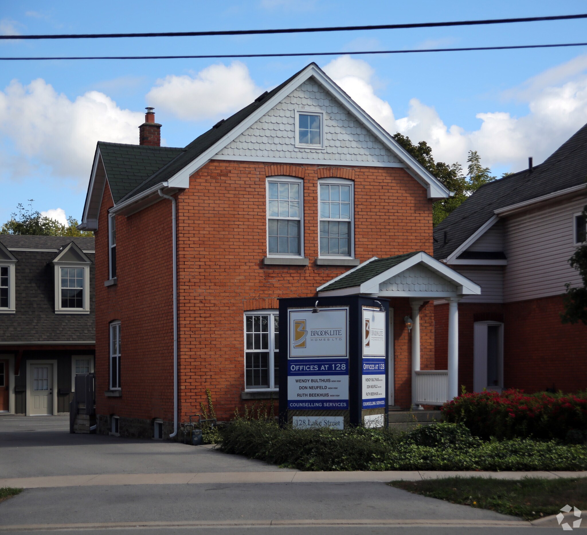 128 Lake St, St Catharines, ON for Rent
