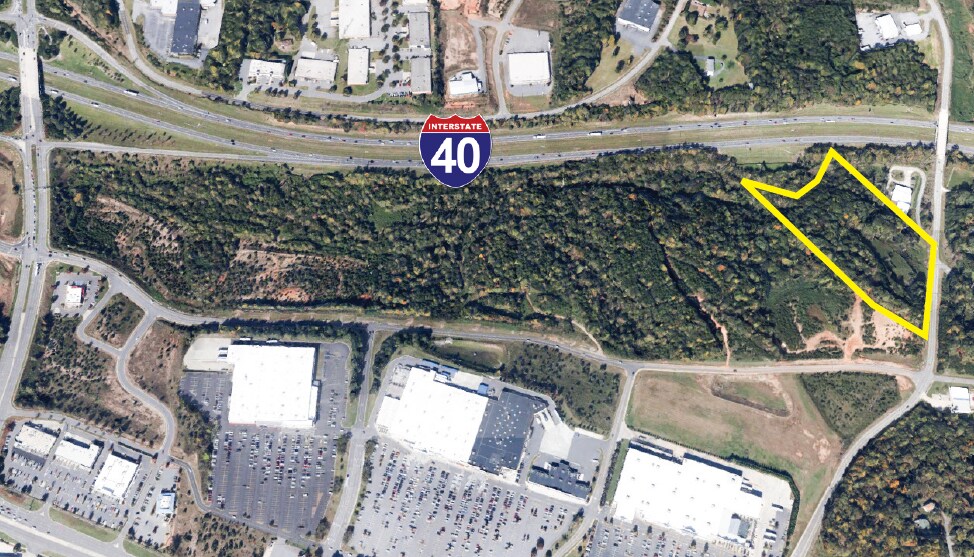 1402 21st Street Dr NE, Hickory, NC for Sale
