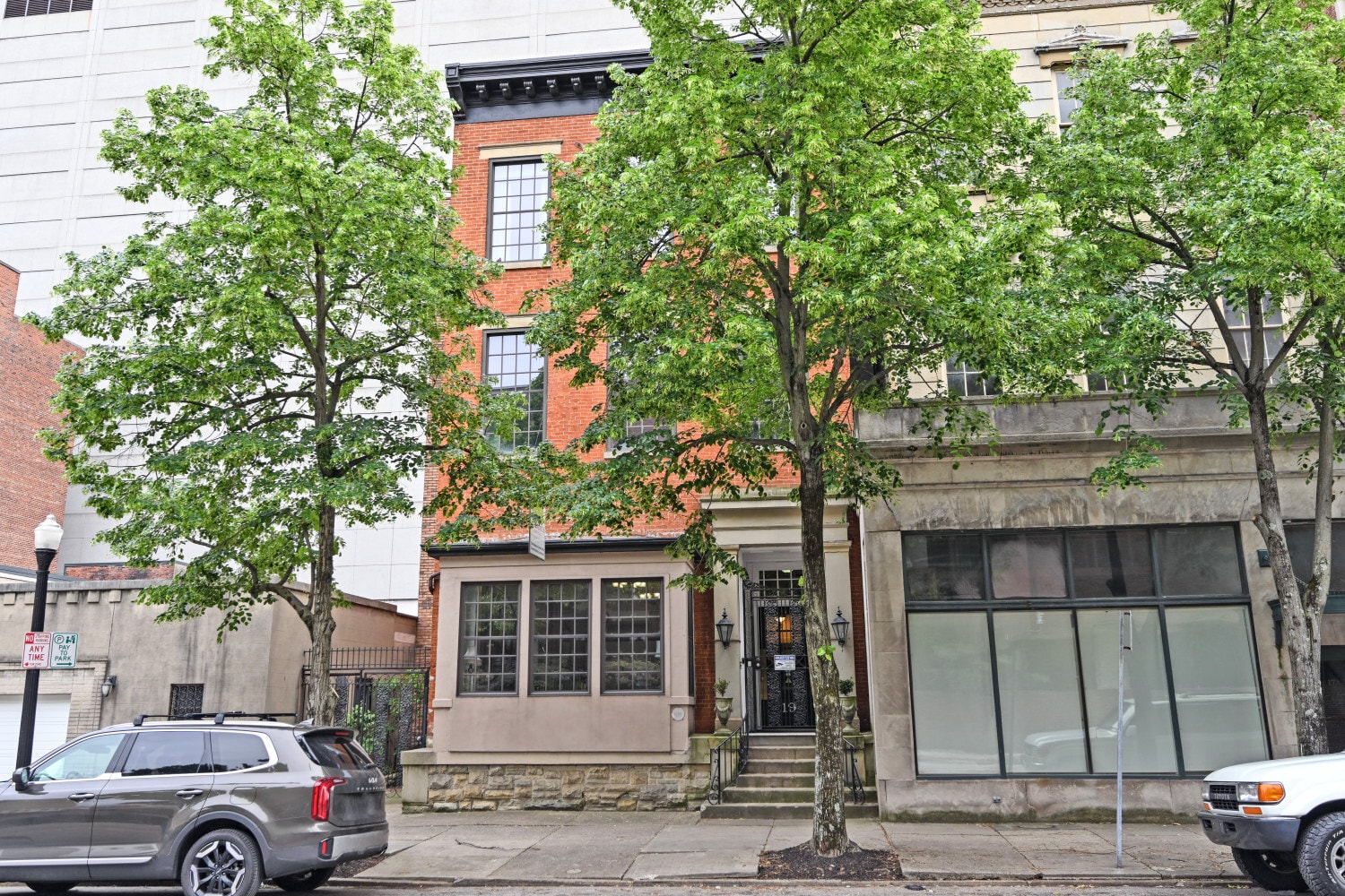 19 E 8th St, Cincinnati, OH for Sale