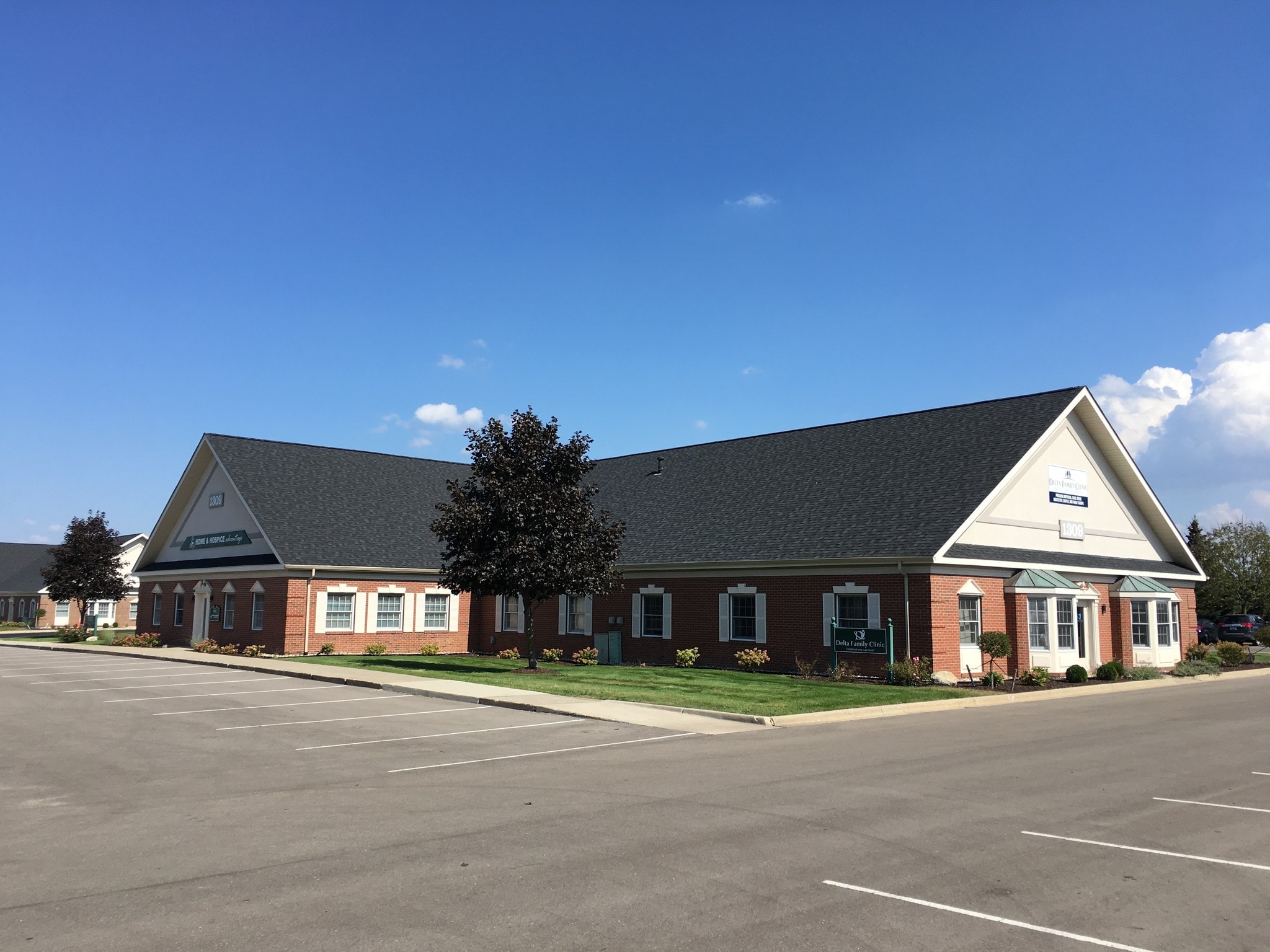 1289 S Linden Rd, Flint, MI for Rent
