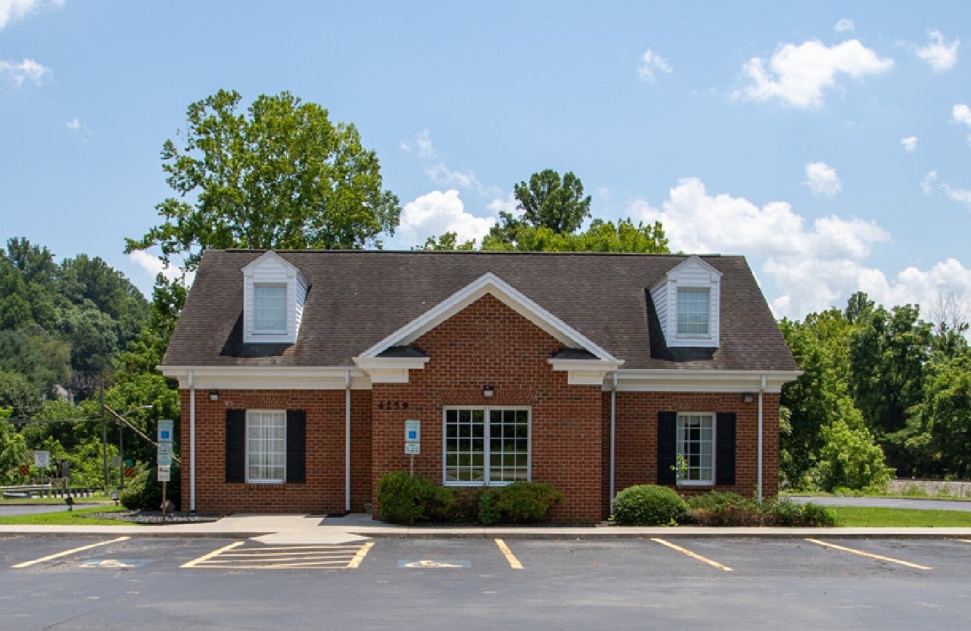 4259 Appalachian Dr Fieldale, VA 24089 Flex Property for Lease on