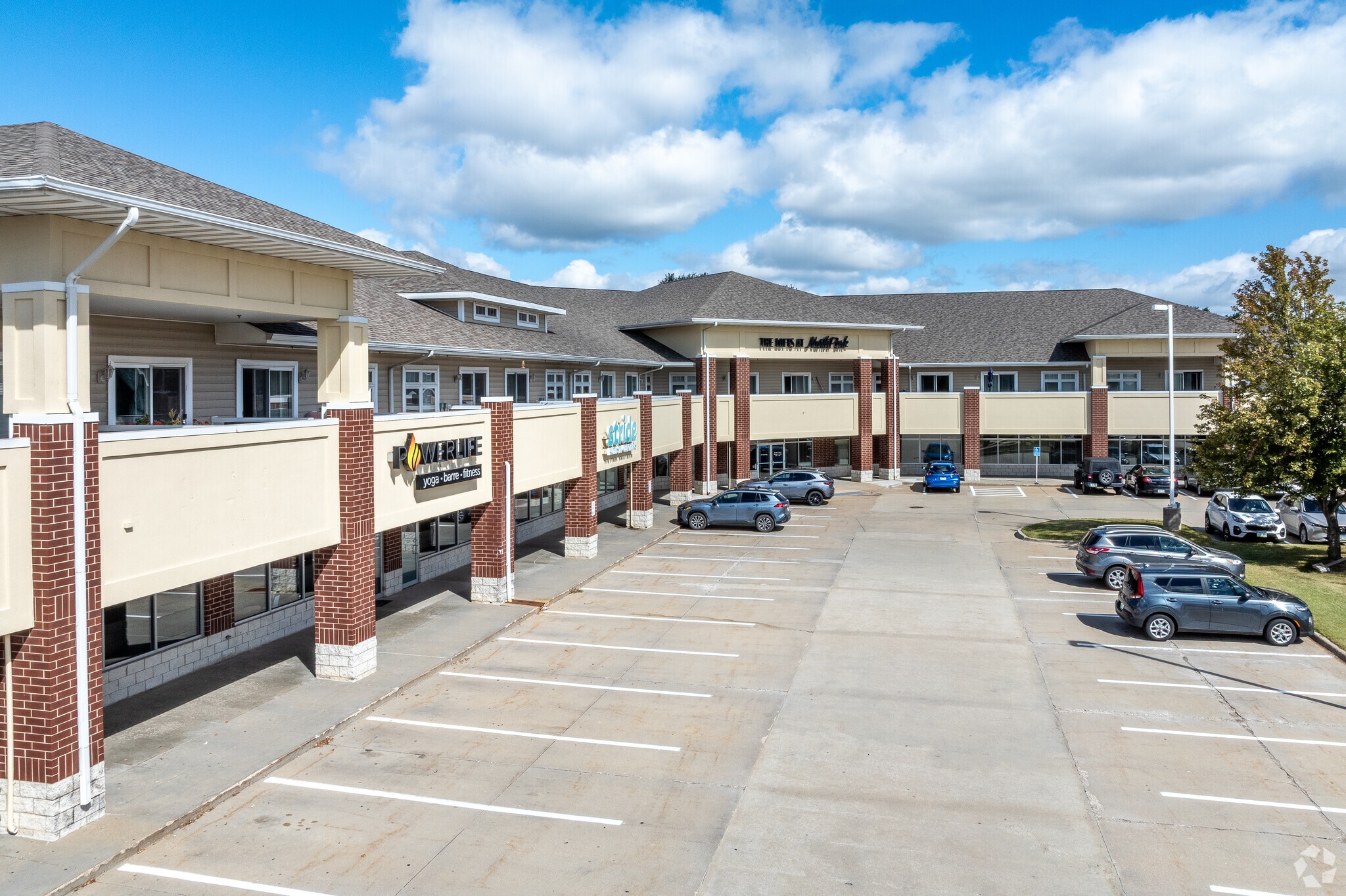 8825-8843 Northpark Dr, Johnston, IA for Rent