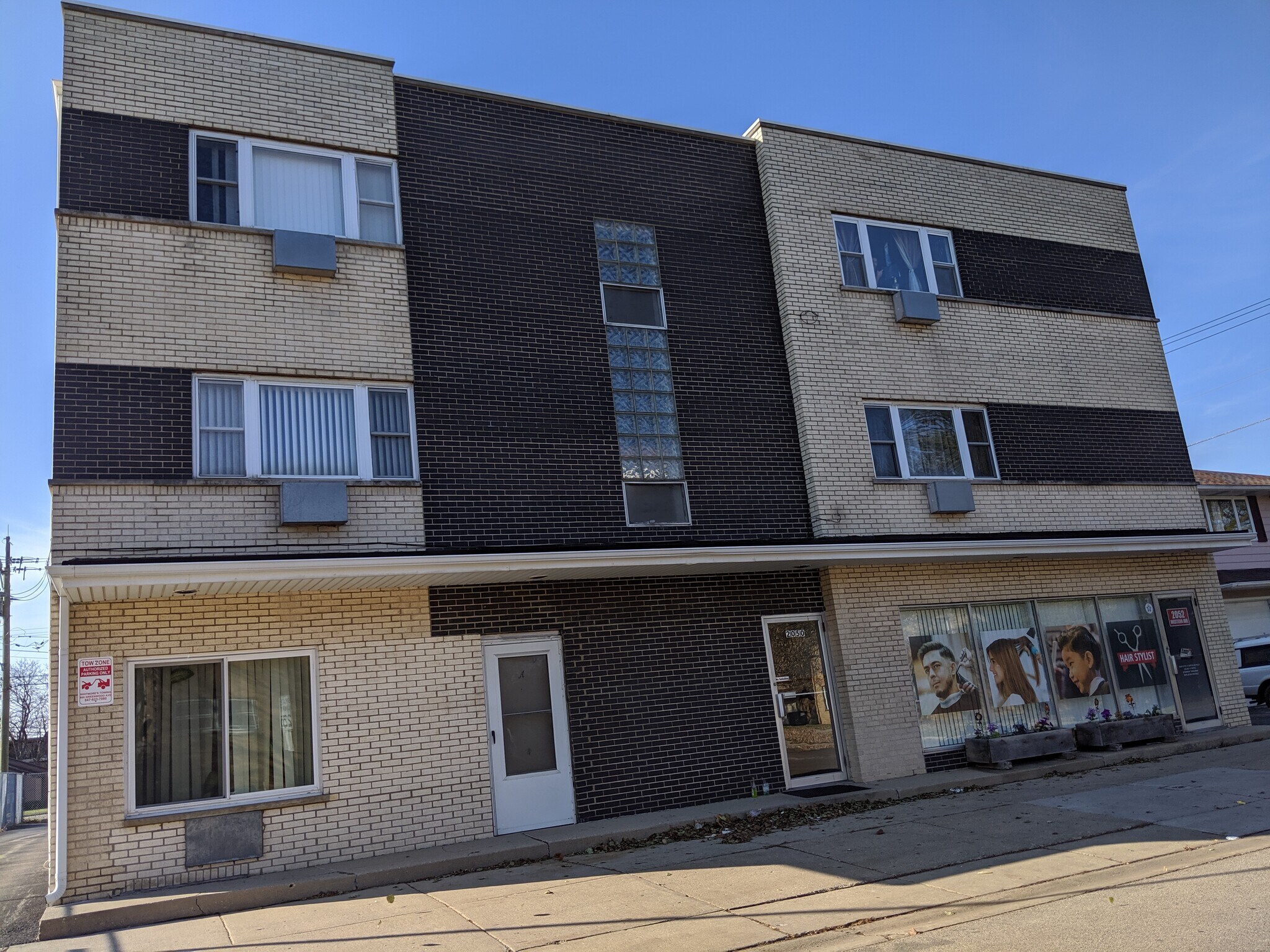 2052 Western Ave, Waukegan, IL for Rent