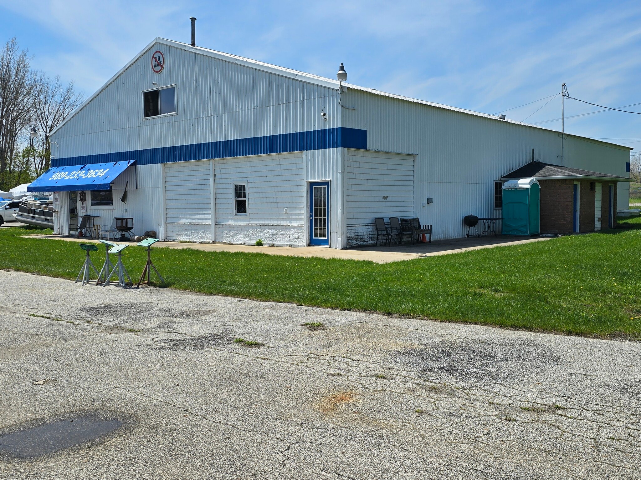 1251 Evergreen Dr, Bay City, MI for Sale