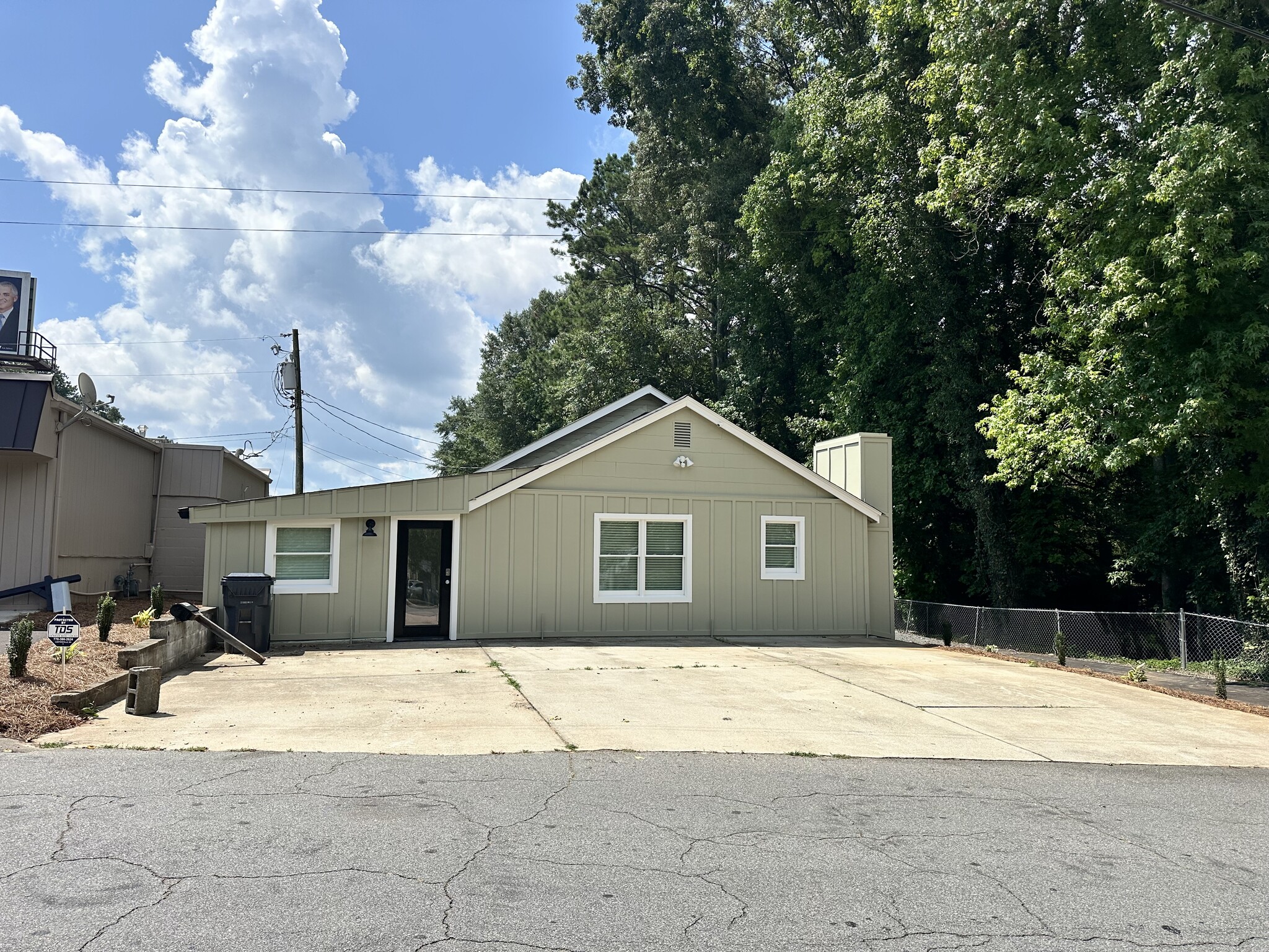 3987 Gibson St Nw, Acworth, GA for Rent