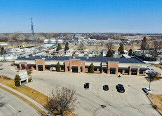 Fond Du Lac, WI Storefront Retail/Office - 525 N Peters Ave