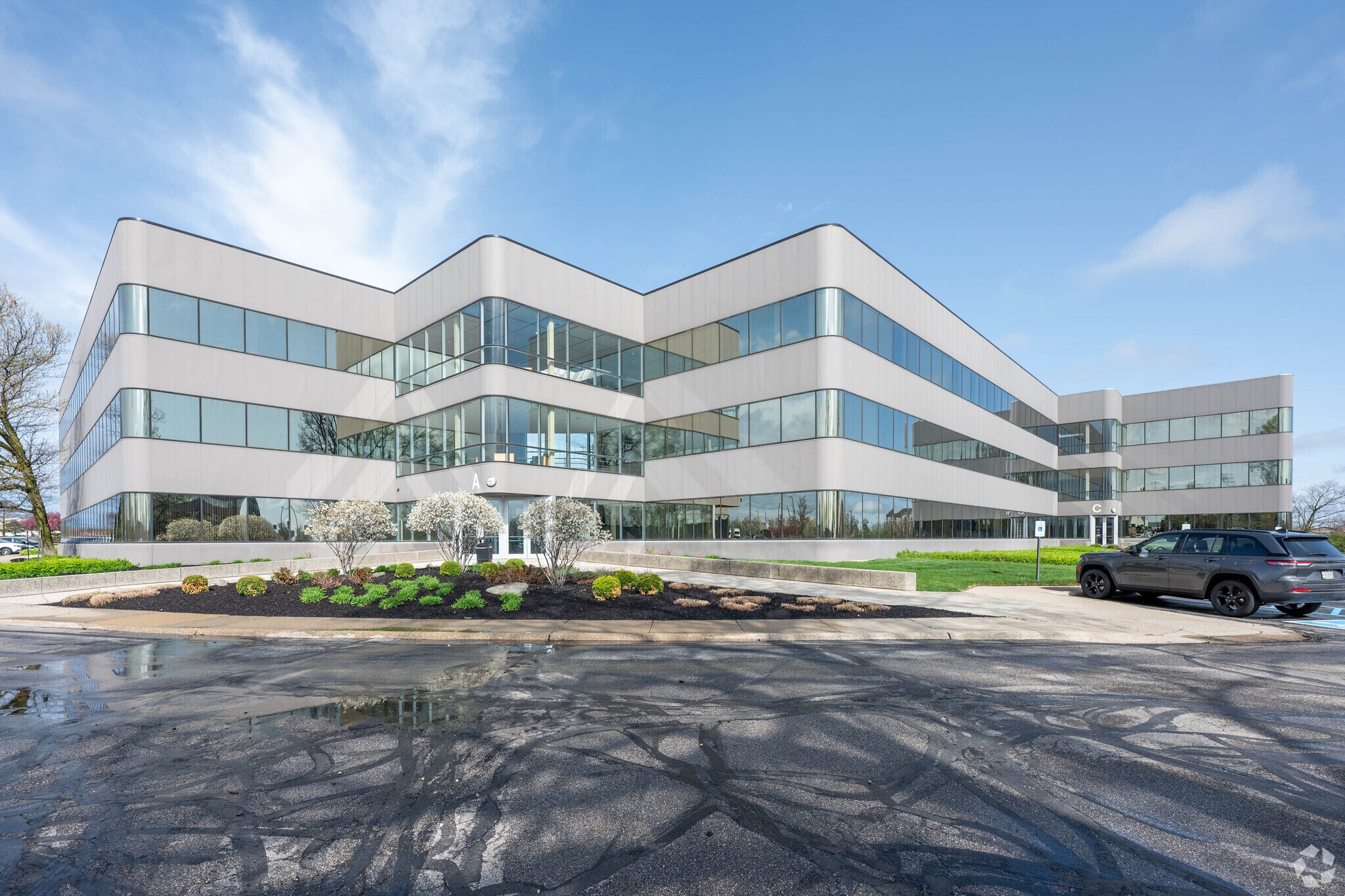 2601 Fortune Cir E, Indianapolis, IN for Sale