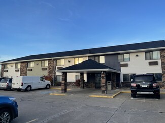 Davenport, IA Hospitality - 3202 E Kimberly Rd