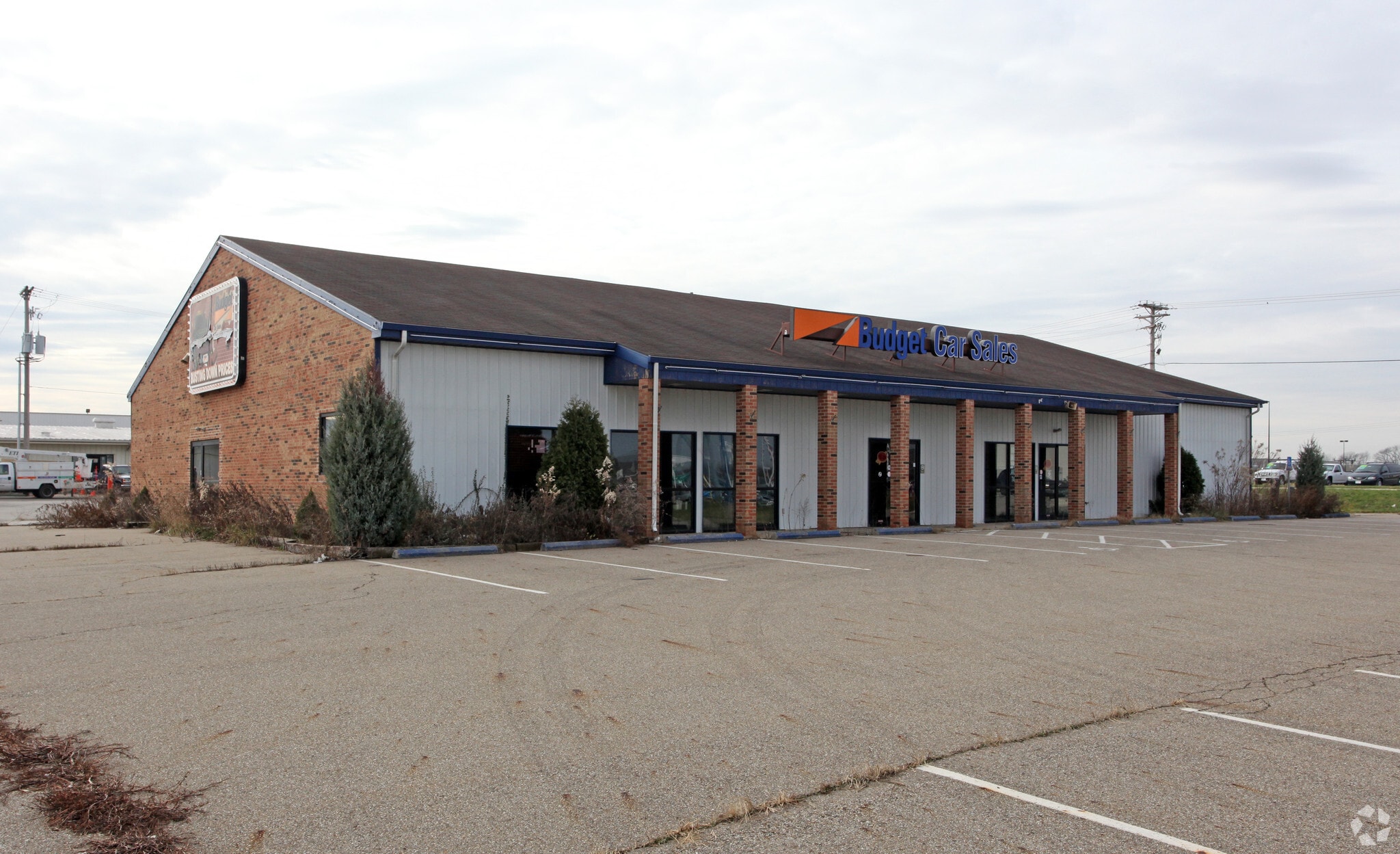 2501 N Memorial Dr Lancaster, OH 43130 Retail Property for Lease on