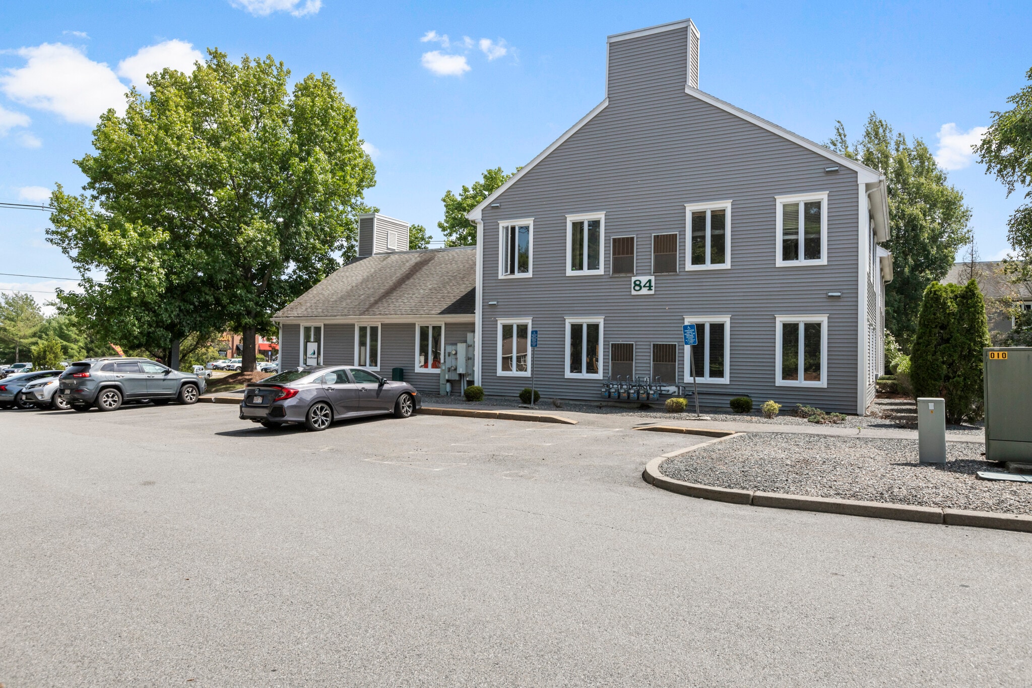 84 Faunce Corner Mall Rd, Dartmouth, MA for Sale