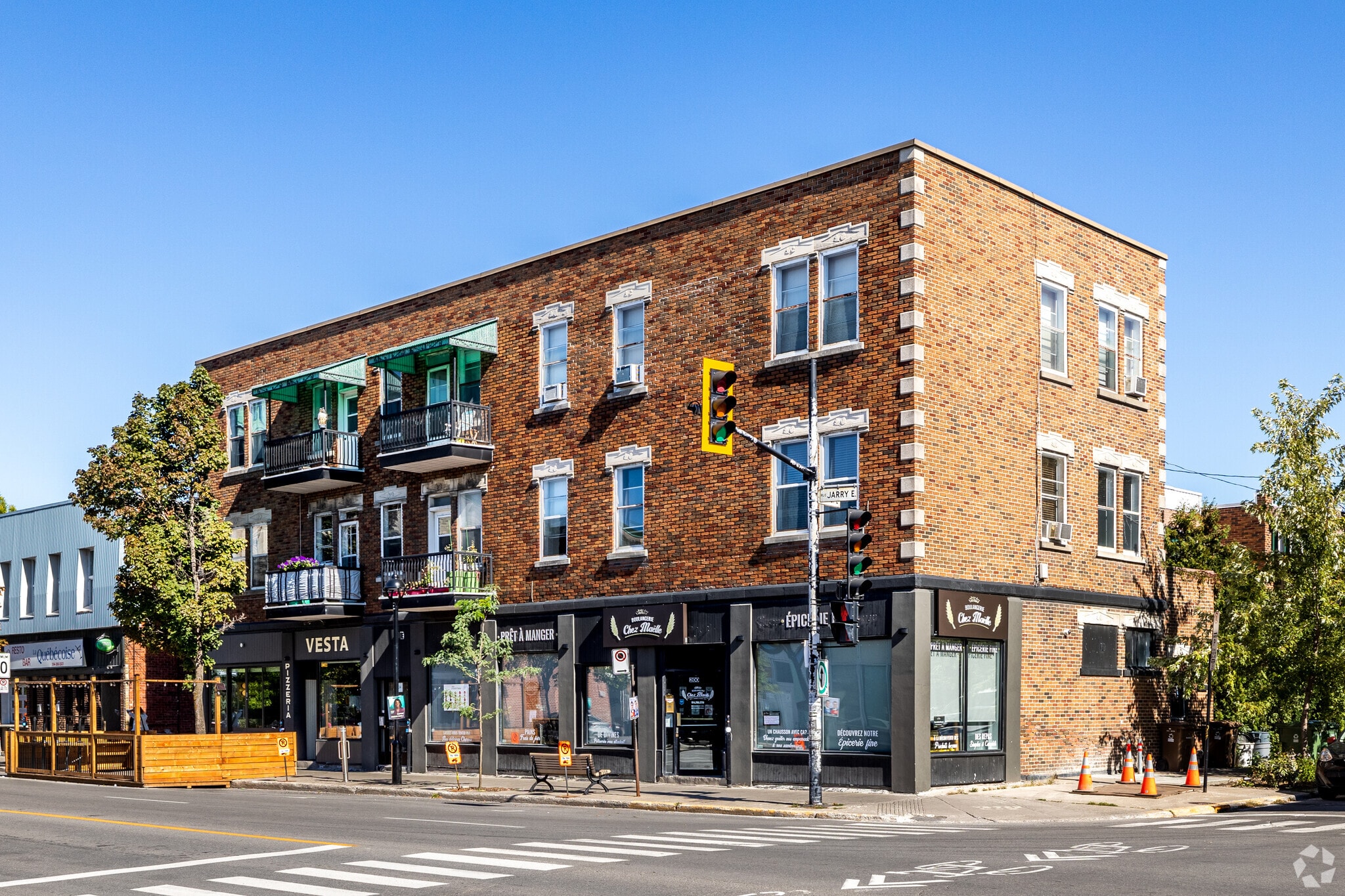 200-208 Rue Jarry E, Montréal, QC for Sale