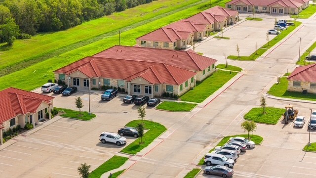 2743 Smith Ranch Rd, Pearland, TX for Sale