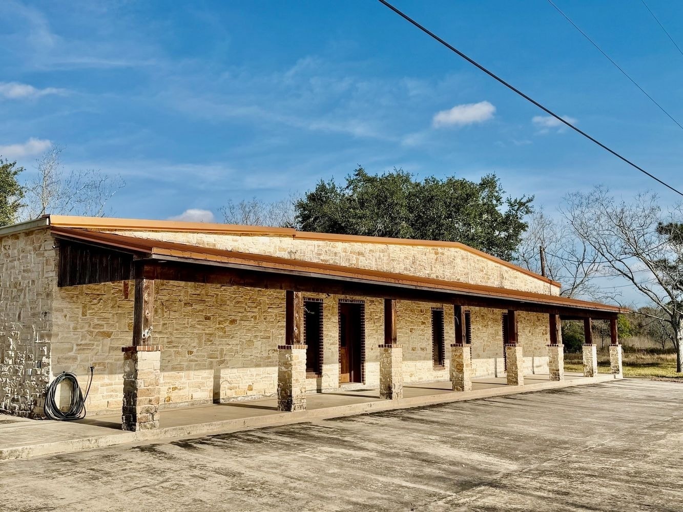 851 County Road 149, Alvin, TX for Sale