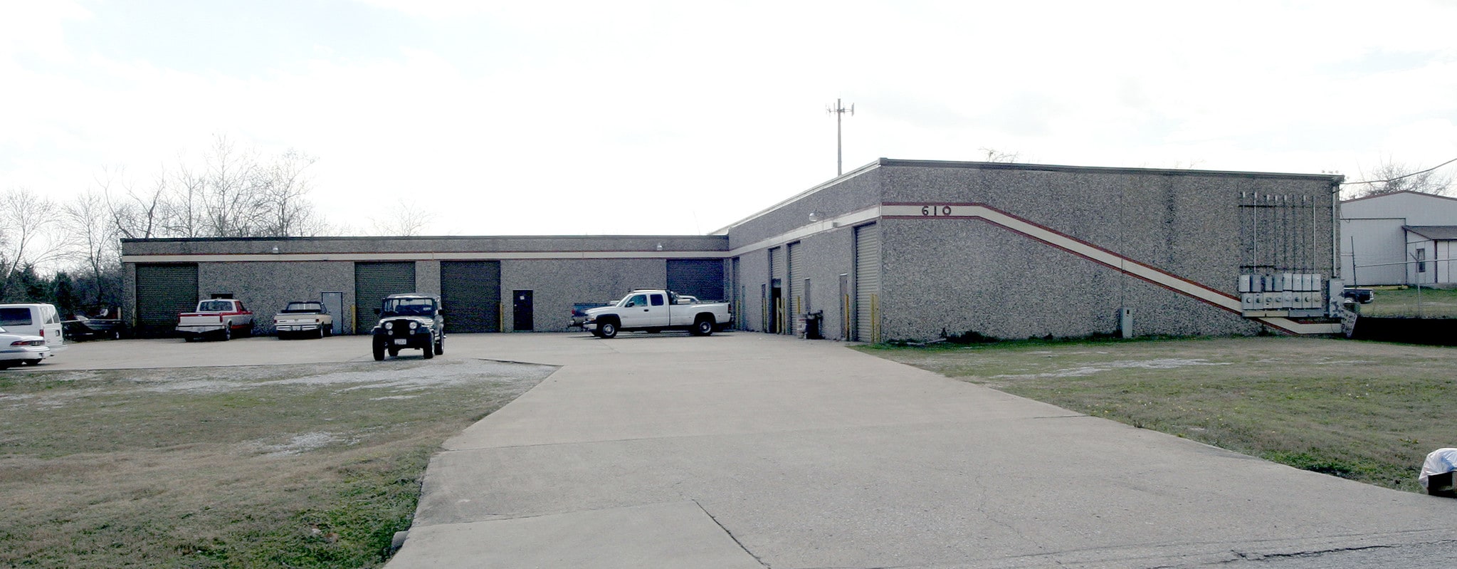 610 2nd St E, Lancaster, TX for Rent