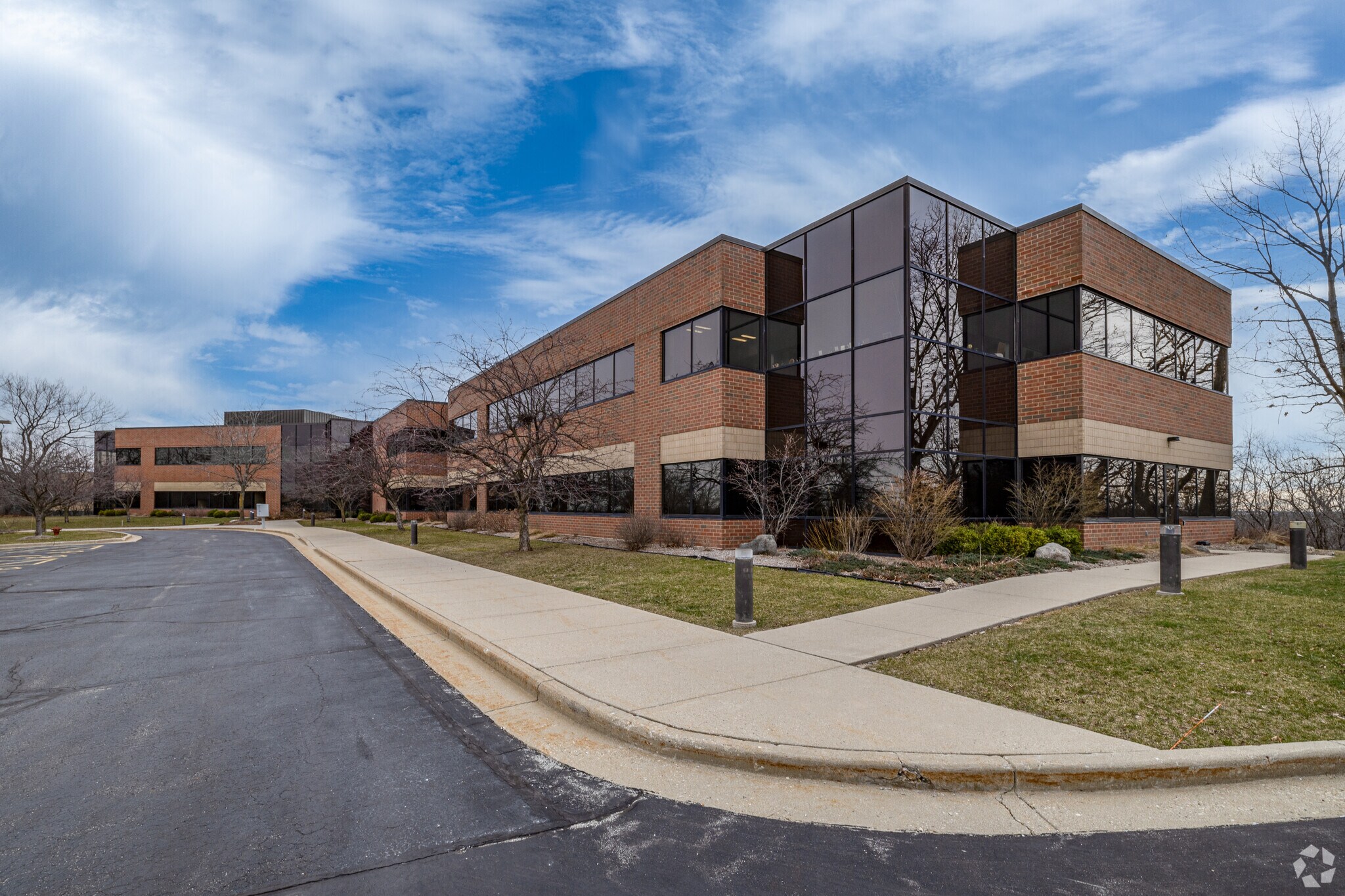 N16 W23233 Stone Ridge Dr, Waukesha, WI for Rent
