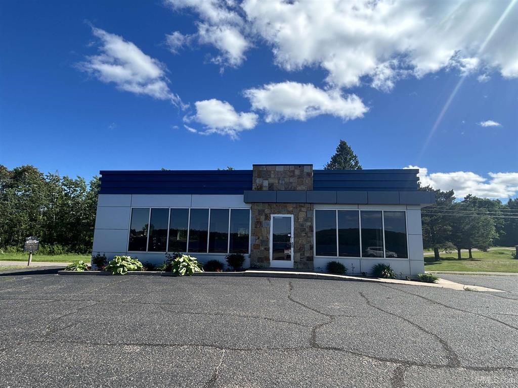 109 W US 41 Hwy, Negaunee, MI for Rent