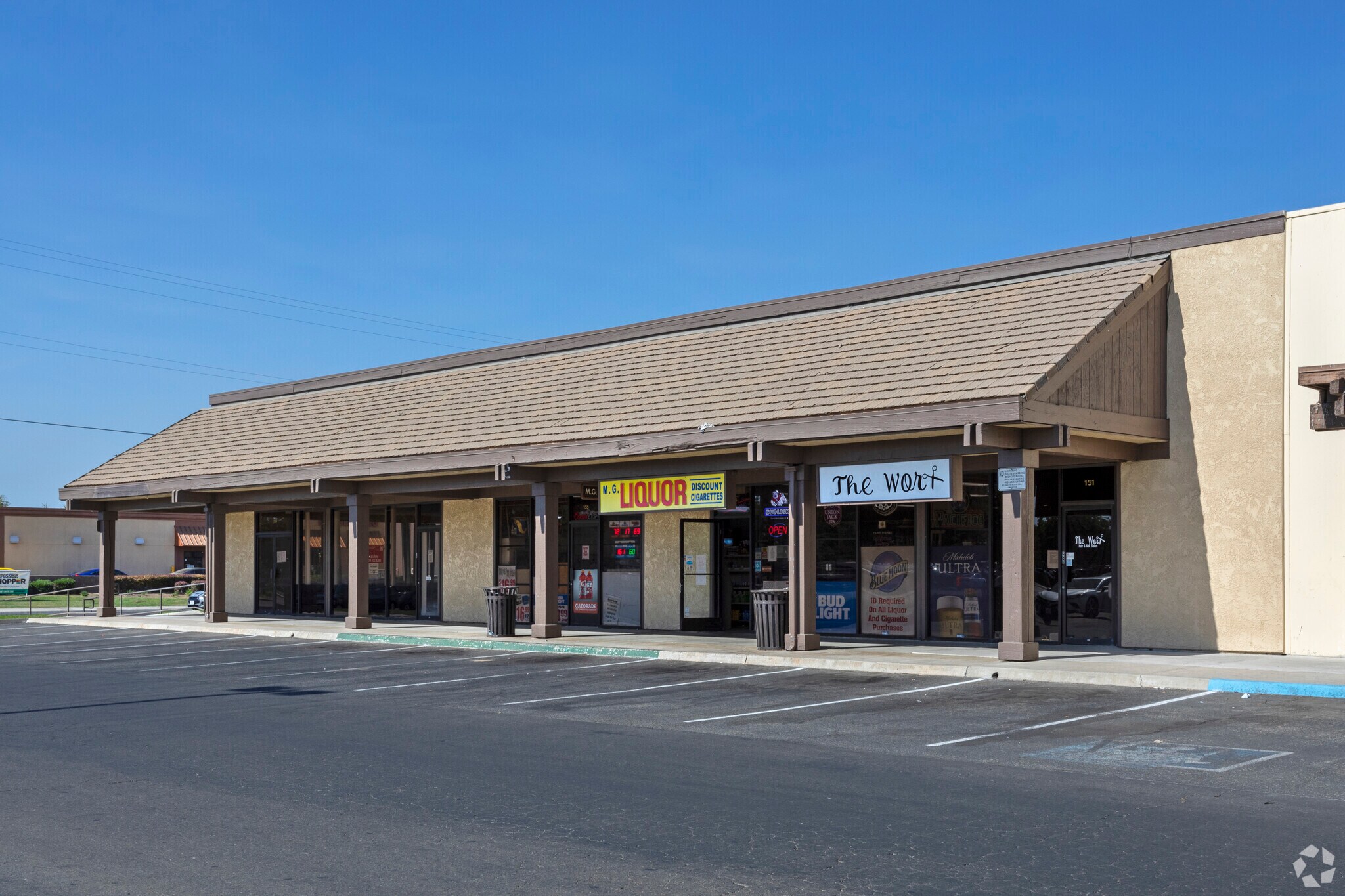 147159 W Shaw Ave Clovis, CA 93612 Shopping Center Property for Lease on