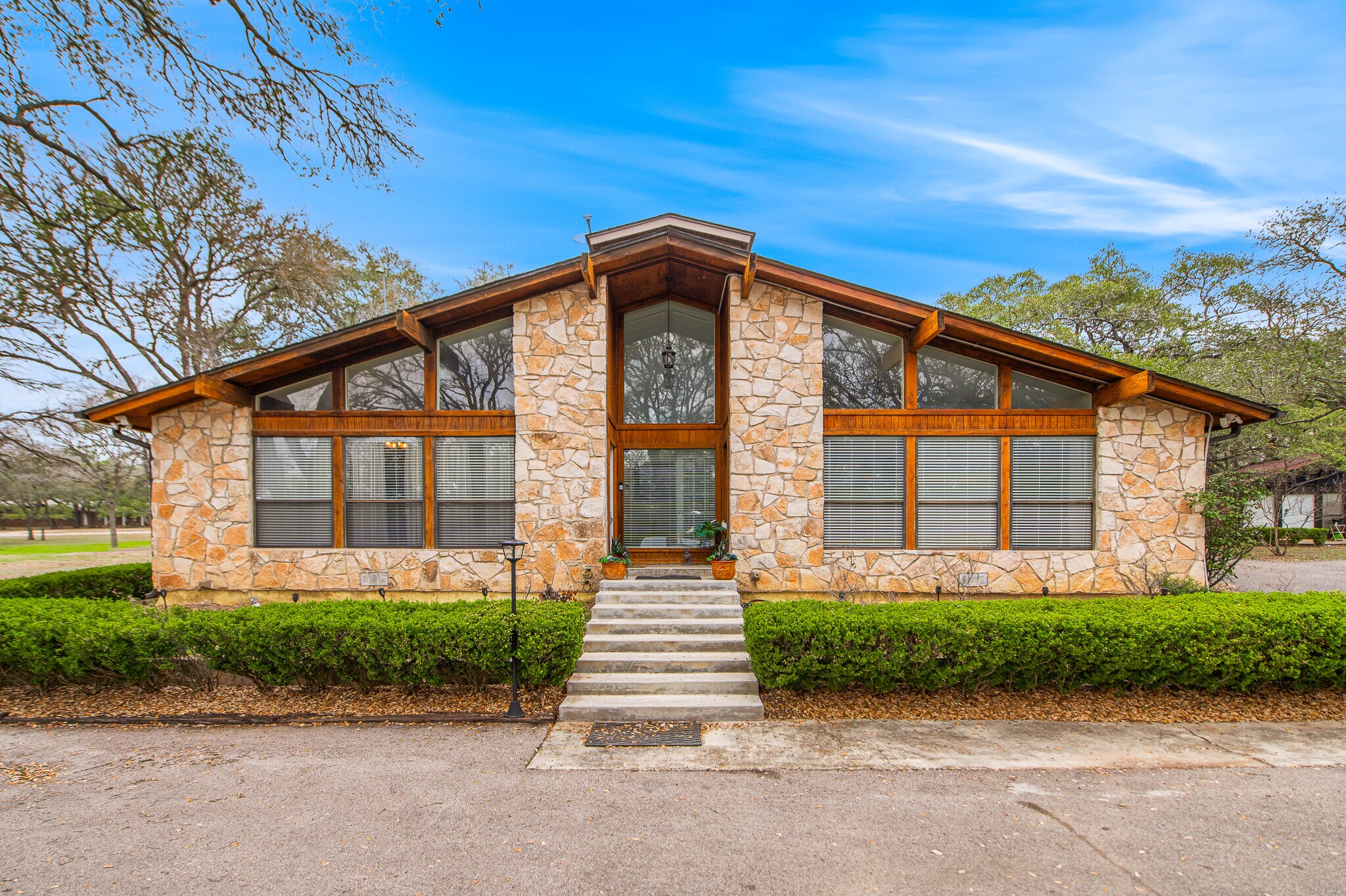 101 Hunters Glen Dr, San Marcos, TX for Sale