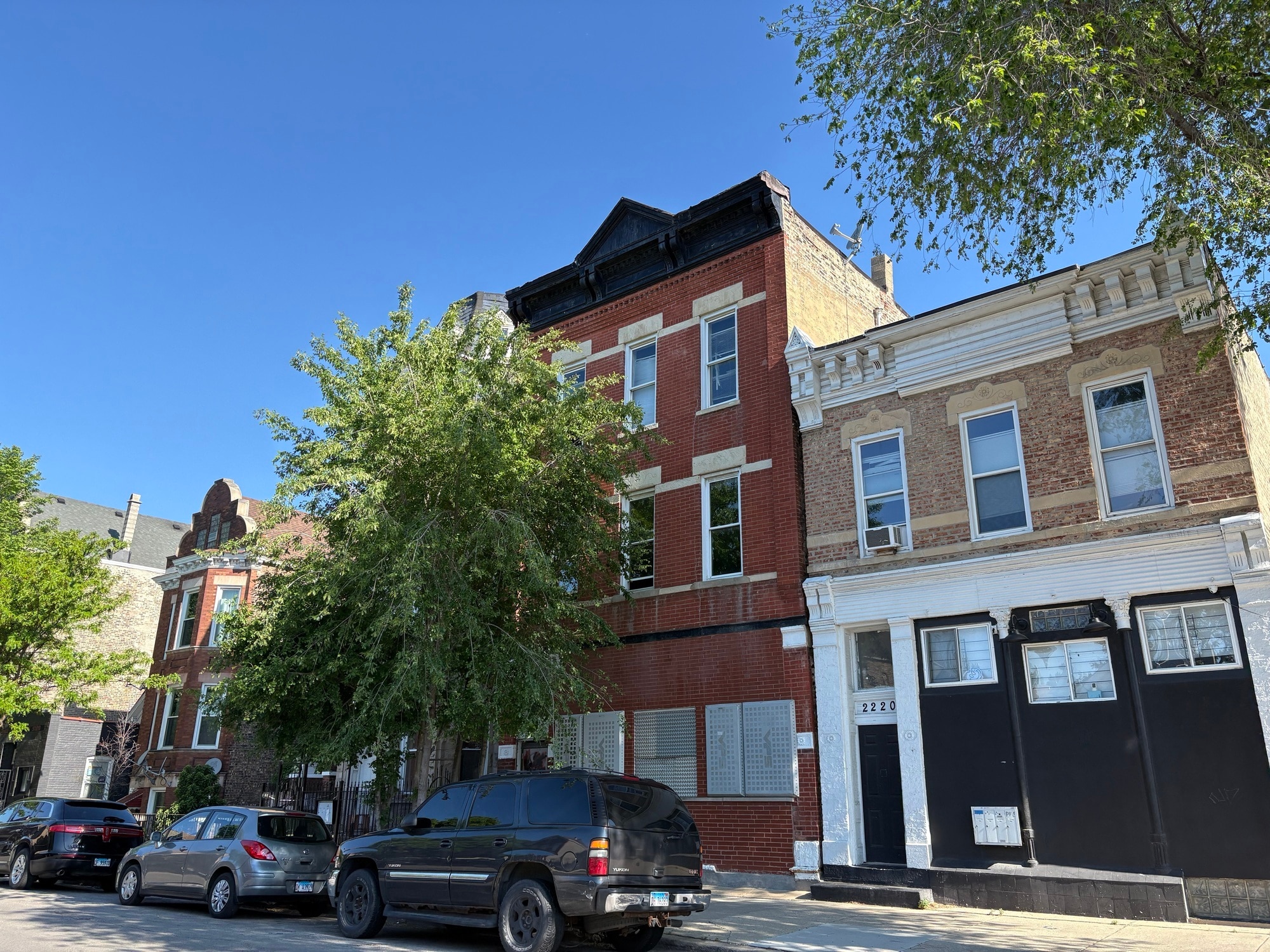 2222 W 21st St, Chicago, IL for Sale