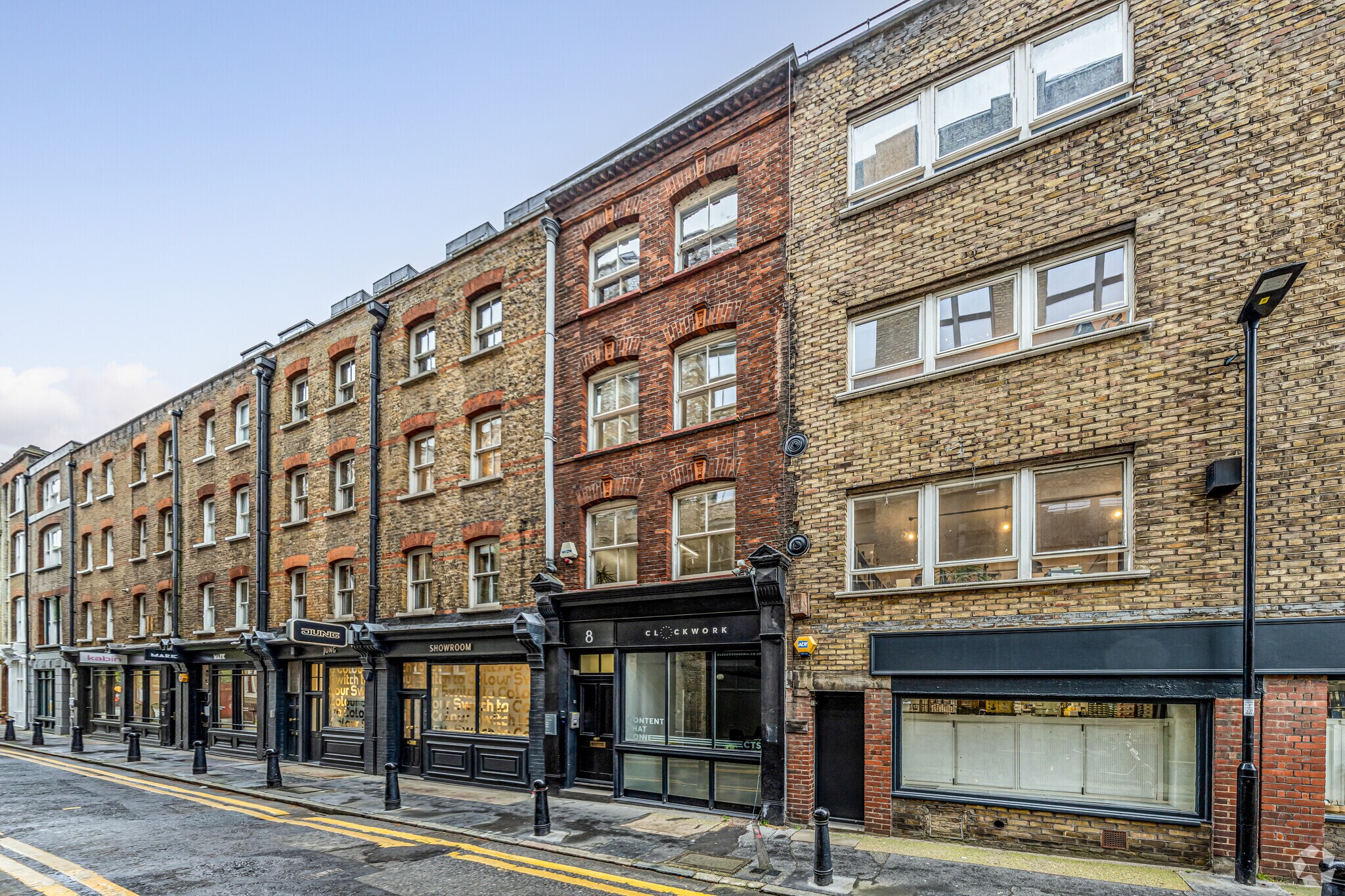 8 Albemarle Way, London, LND for Rent