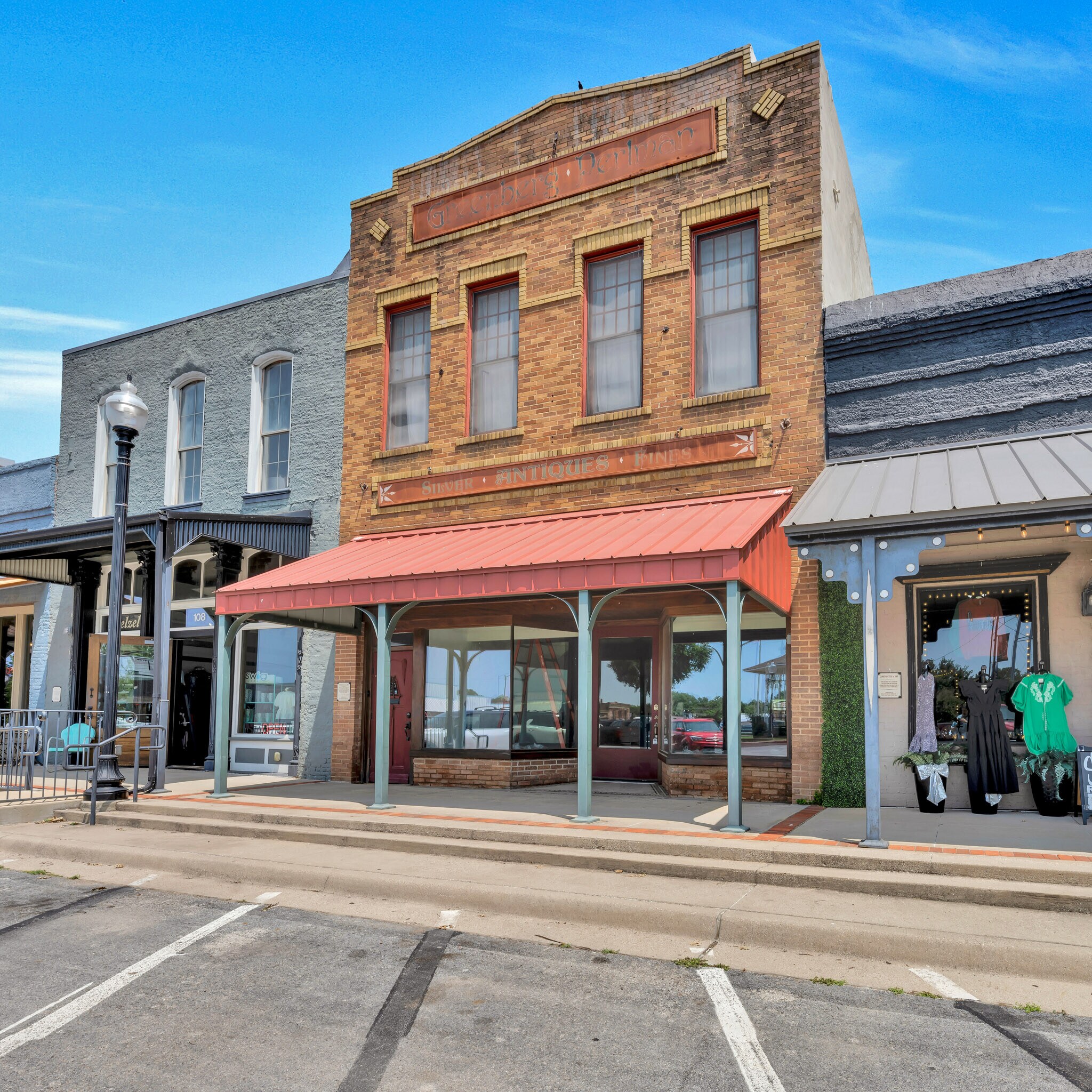 106 W Main St, Pilot Point, TX for Sale