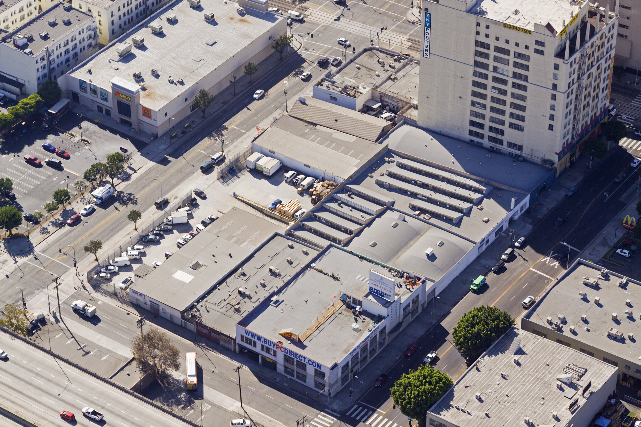 1808 S Hill St, Los Angeles, CA for Rent