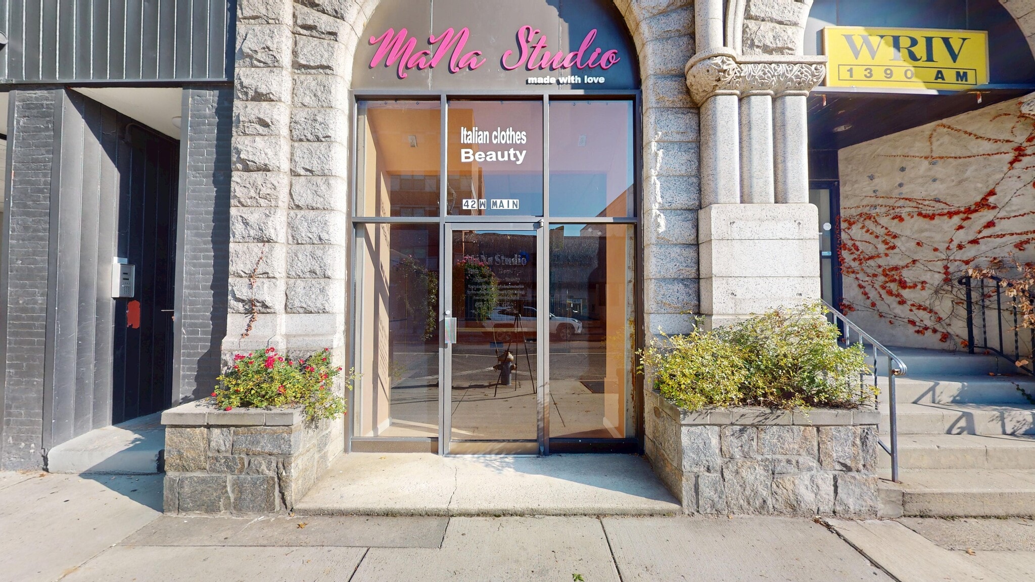 42 W Main St, Riverhead, NY for Rent