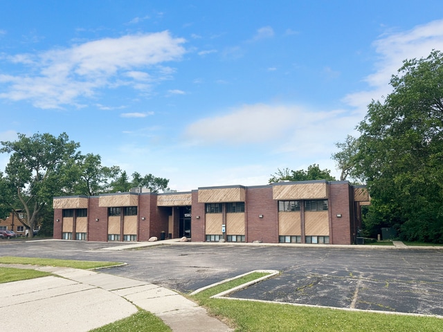 1590 Weatherstone Ln, Elgin, IL for Sale