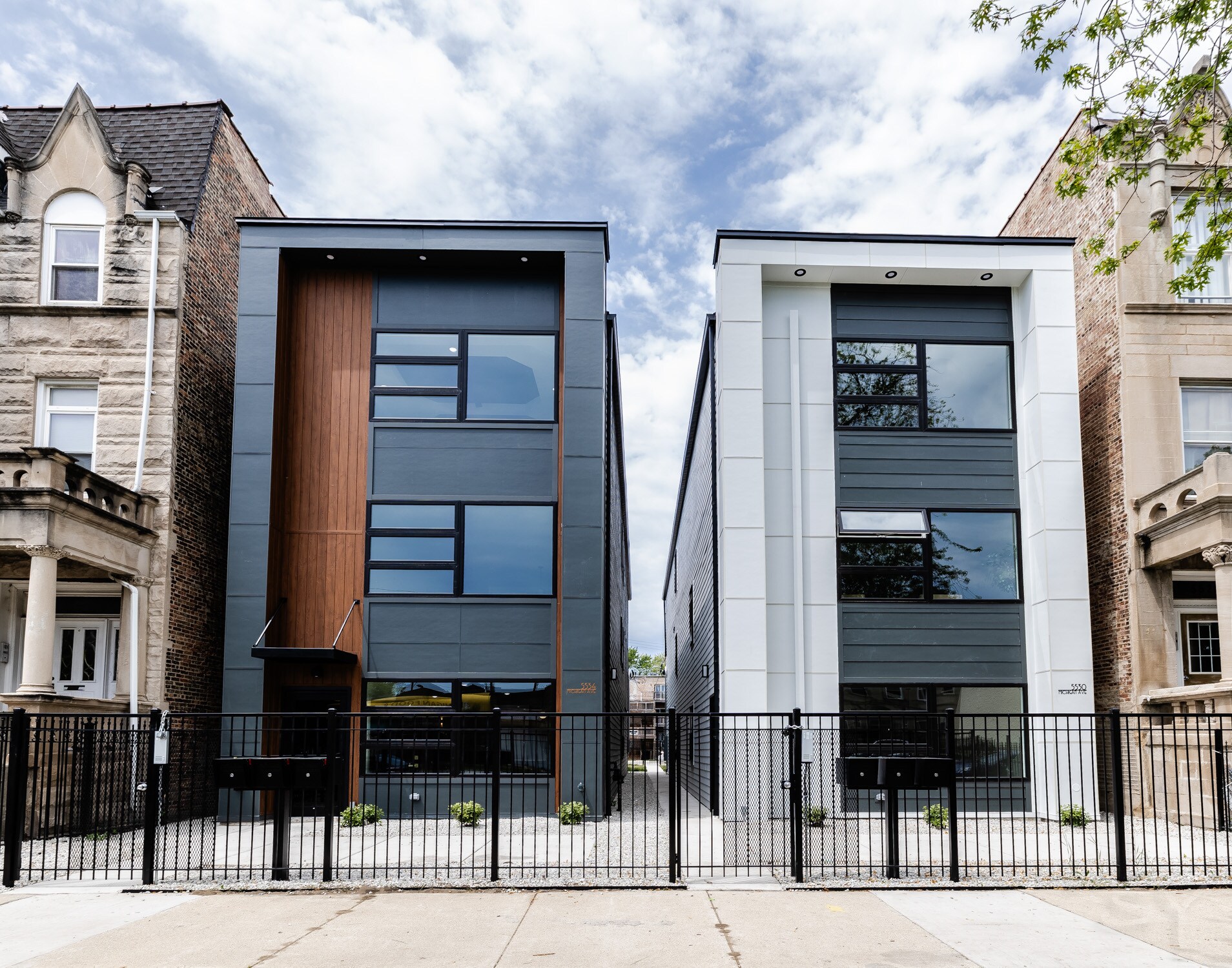 5530 Michigan Ave, Chicago, IL for Sale