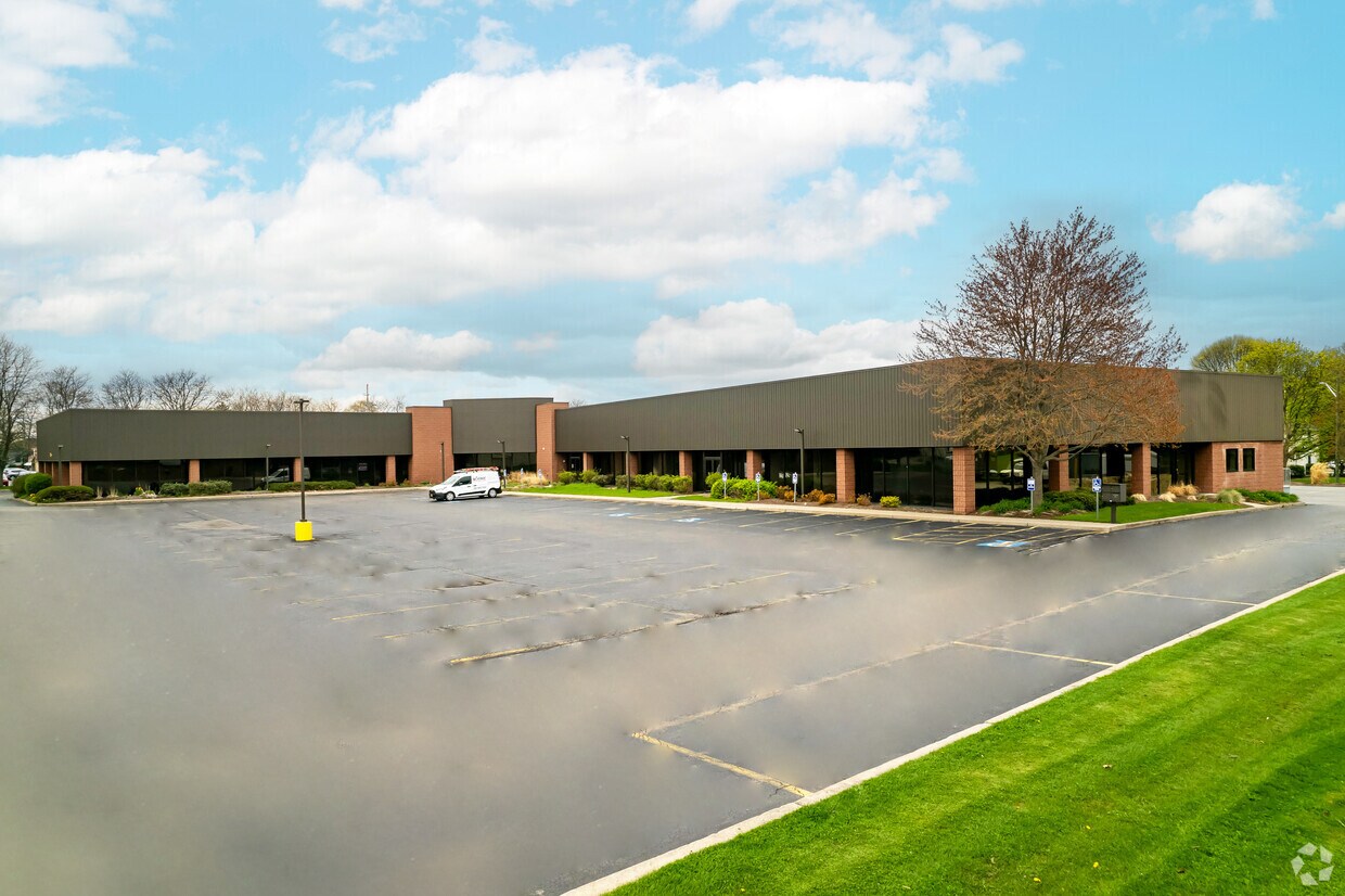 105 Despatch Dr, East Rochester, NY for Rent
