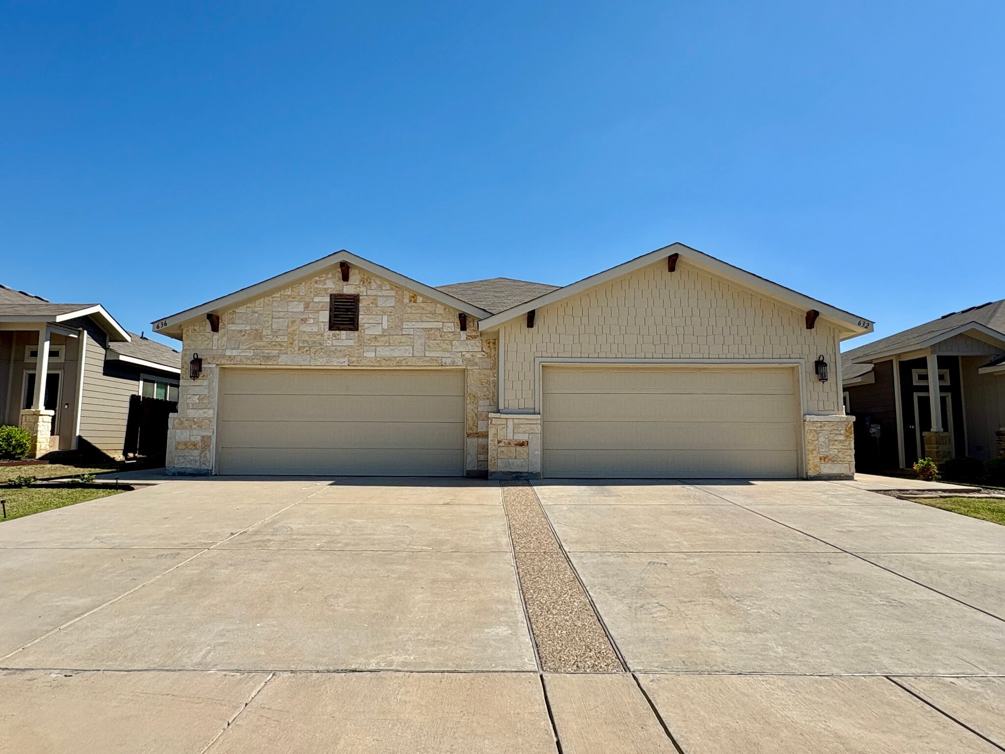 632 Harvest Moon Dr, Venus, TX for Sale