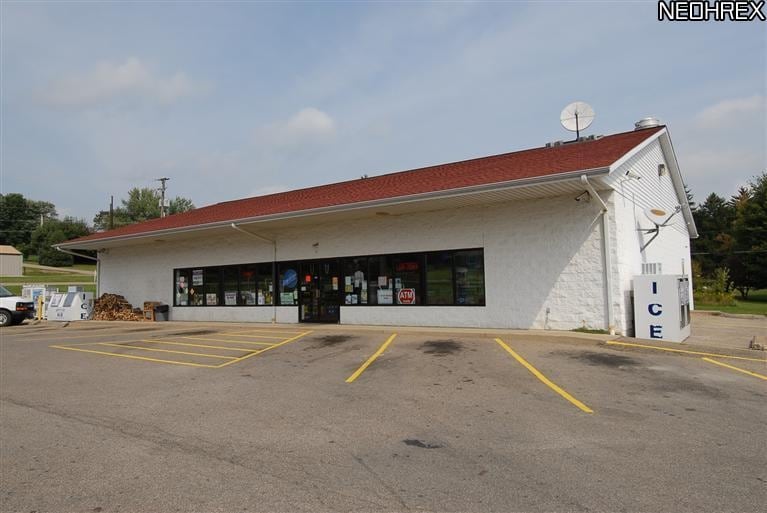 6325 Newark Rd, Nashport, OH for Sale