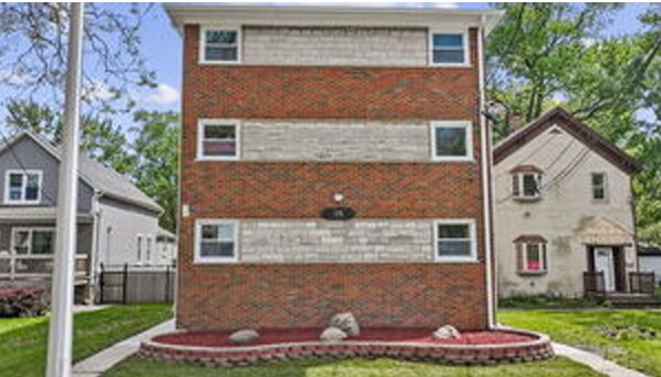 18 E 137th St, Riverdale, IL for Sale