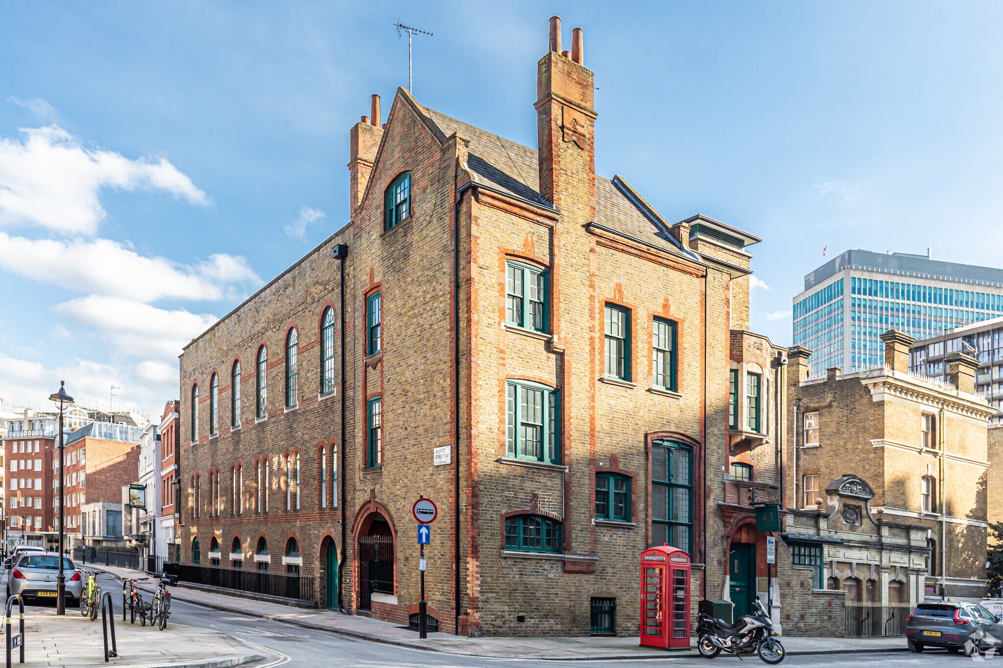 43 Palace St, London, LND for Rent